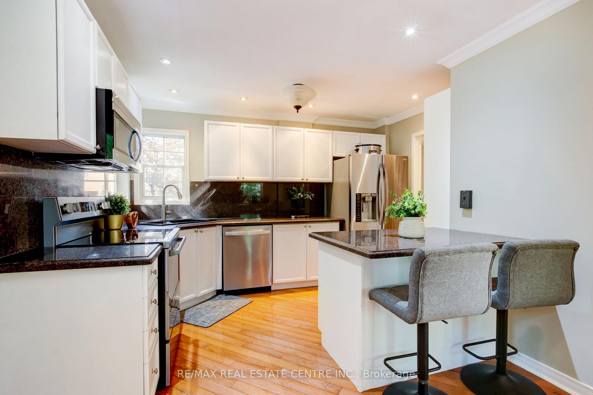 Photo 10 of Unit 19, 8305 Mclaughlin Road, Brampton, Brampton South — HOMEH