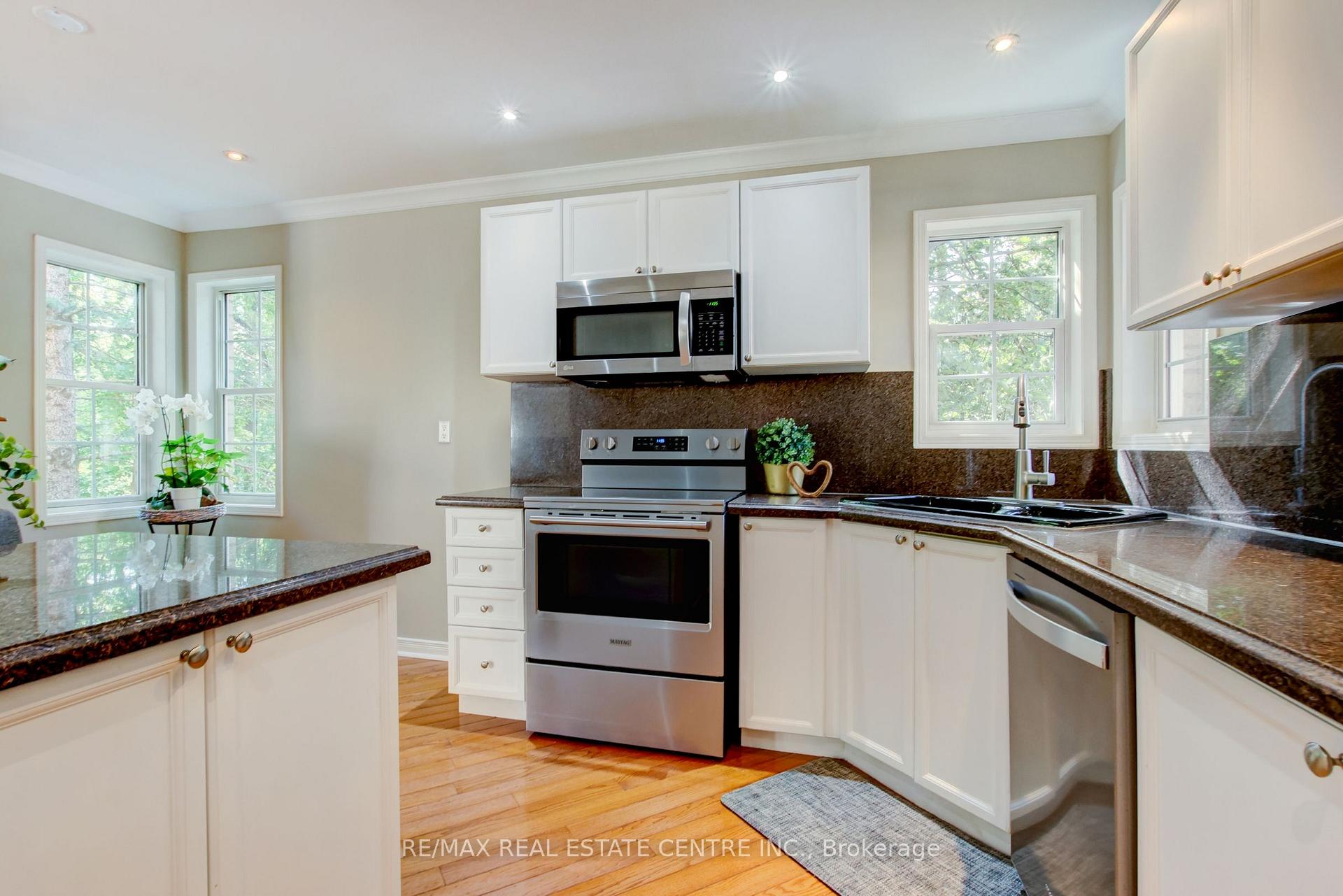 Photo 11 of Unit 19, 8305 Mclaughlin Road, Brampton, Brampton South — HOMEH