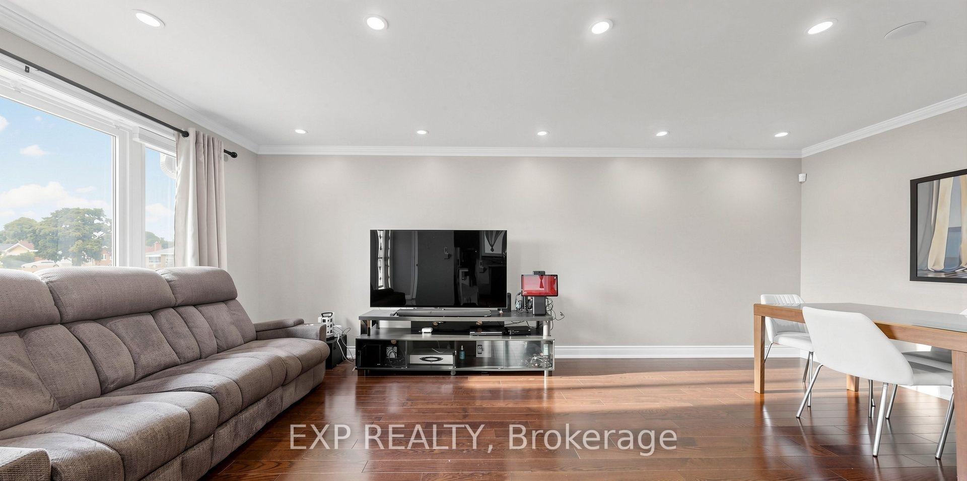 Photo 11 of Unit Main, 71 Addington Crescent, Brampton, Avondale — HOMEH