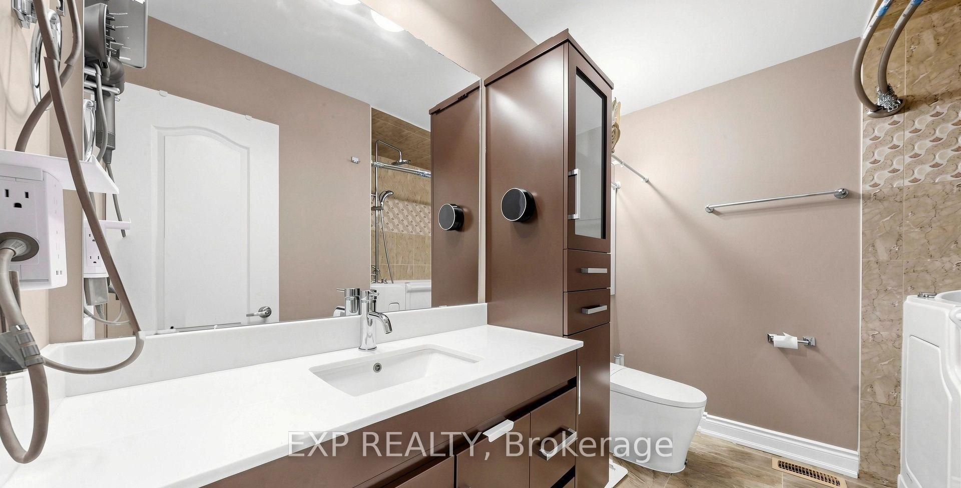 Photo 22 of Unit Main, 71 Addington Crescent, Brampton, Avondale — HOMEH