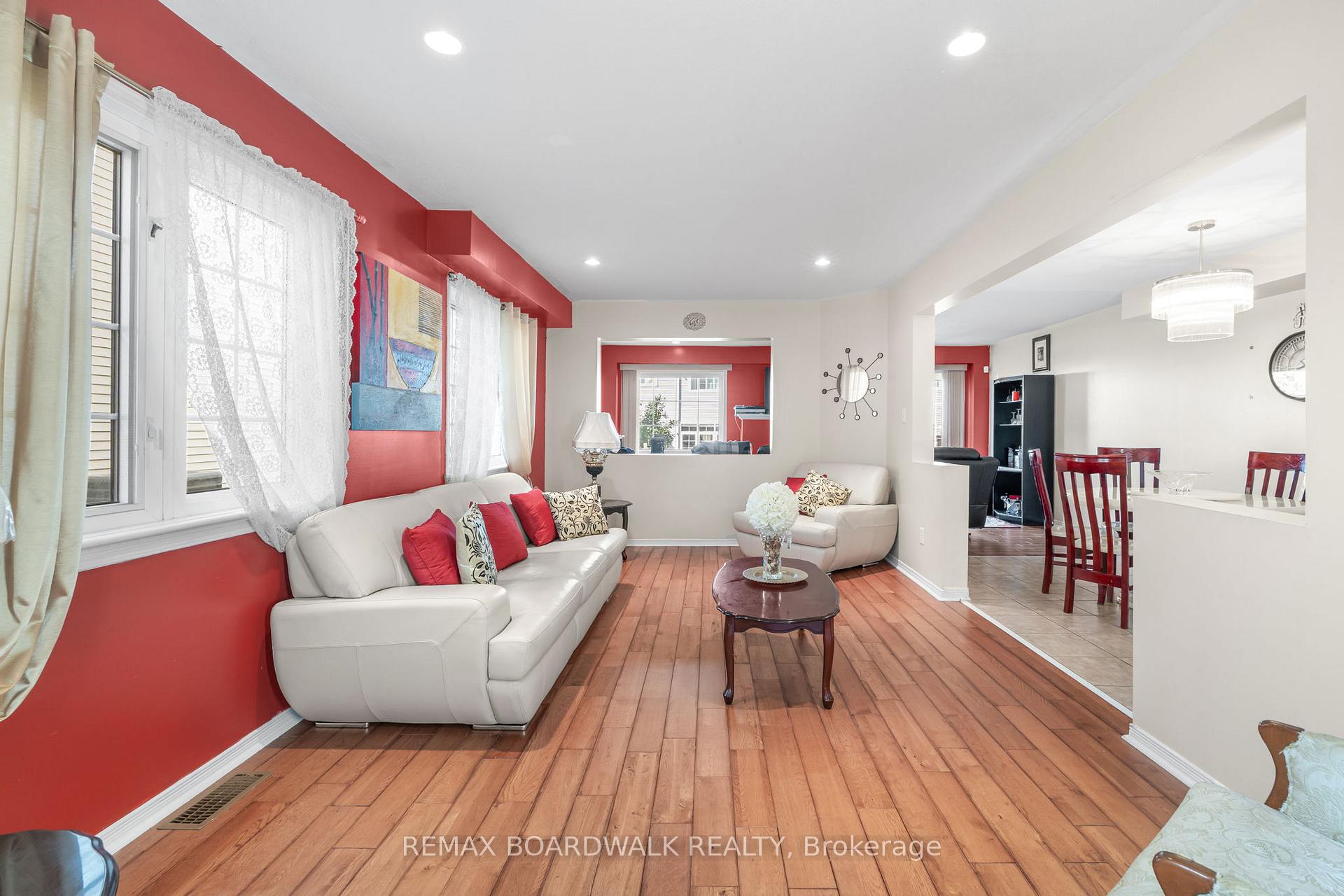 Photo 6 of 21 Kirkstone Private, Ottawa, Barrhaven - Stonebridge — HOMEH