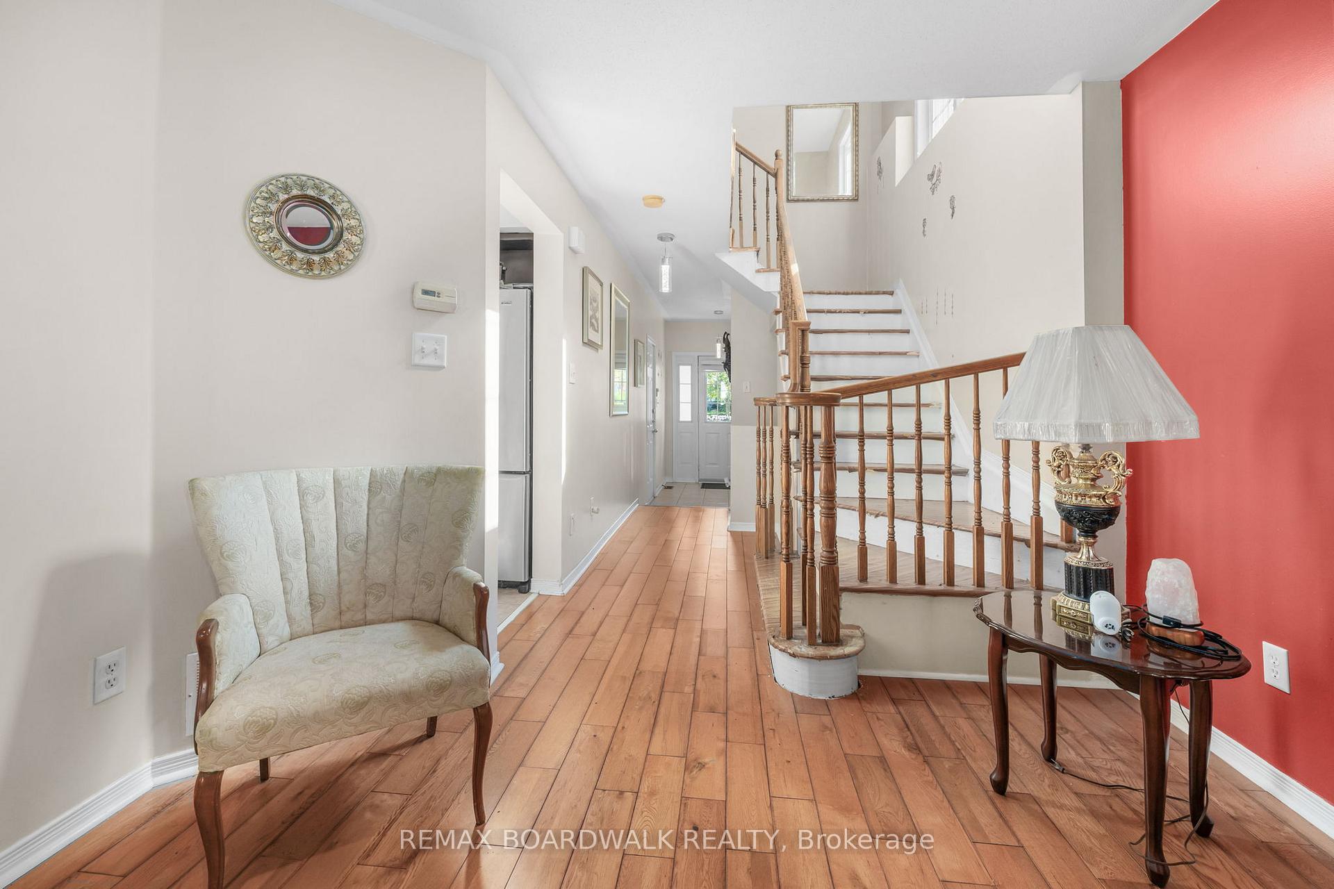 Photo 8 of 21 Kirkstone Private, Ottawa, Barrhaven - Stonebridge — HOMEH