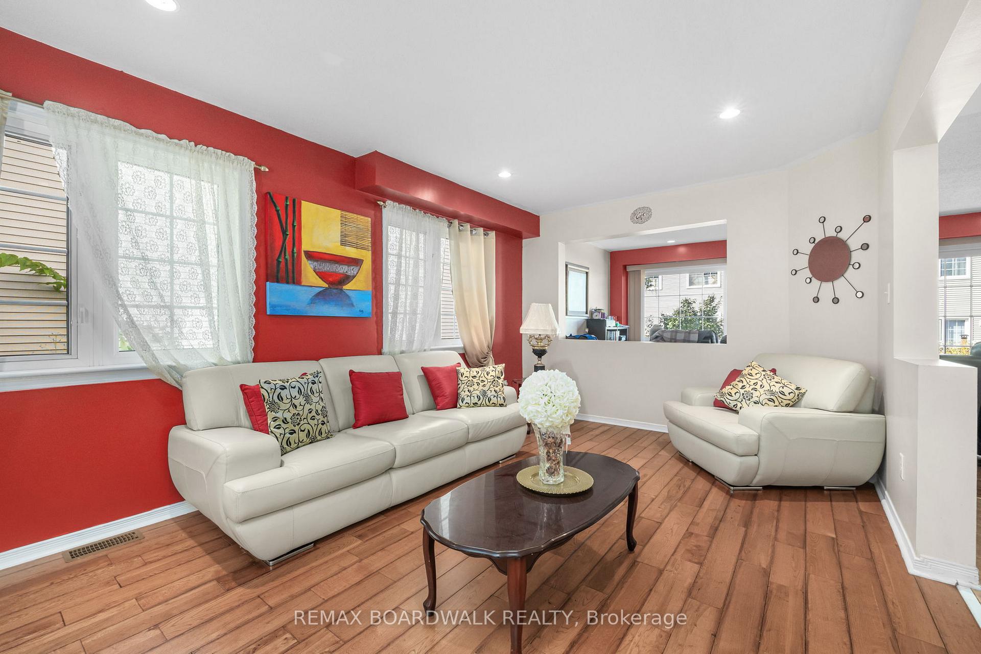 Photo 9 of 21 Kirkstone Private, Ottawa, Barrhaven - Stonebridge — HOMEH