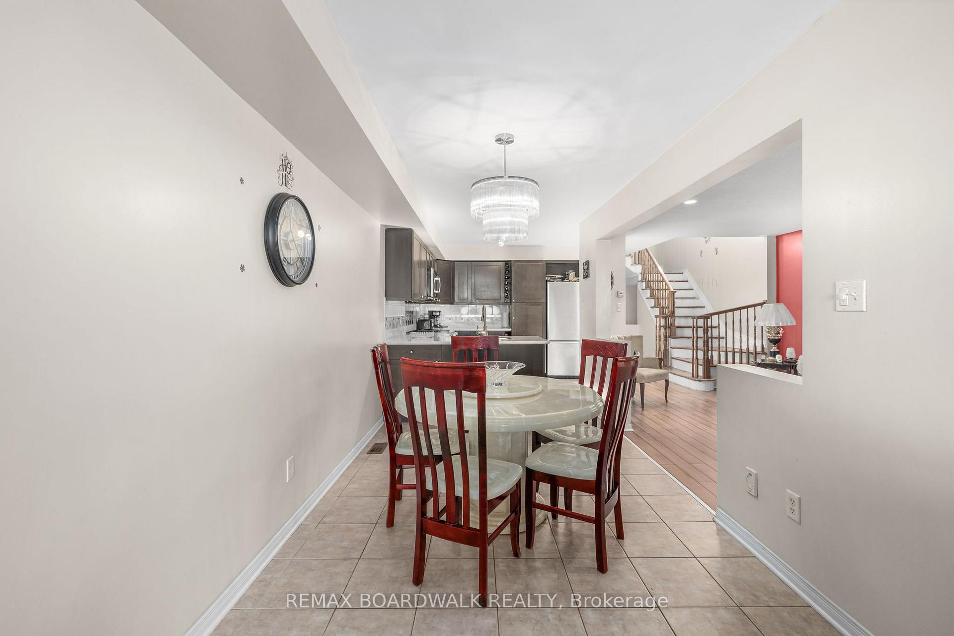 Photo 12 of 21 Kirkstone Private, Ottawa, Barrhaven - Stonebridge — HOMEH