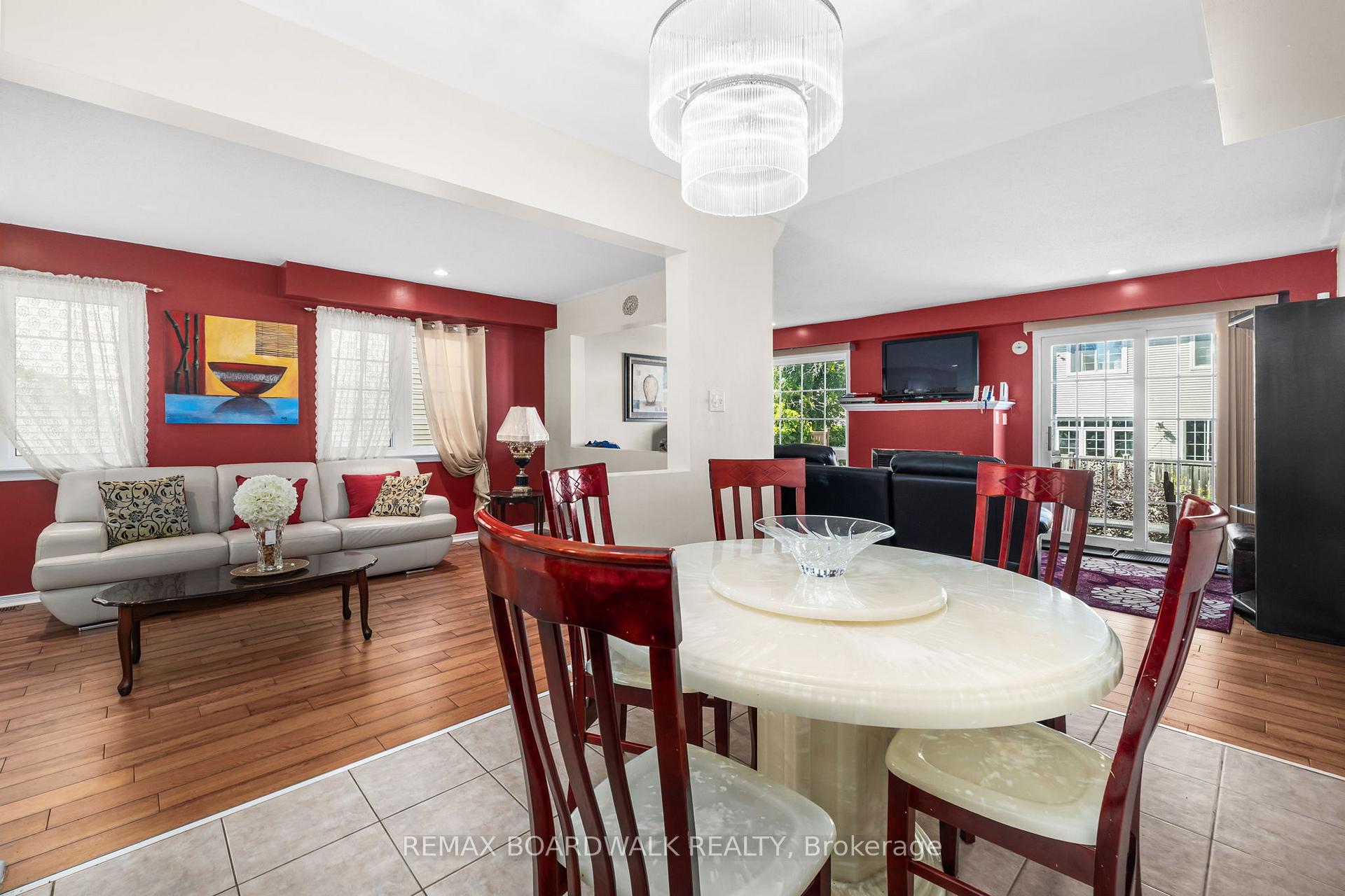 Photo 16 of 21 Kirkstone Private, Ottawa, Barrhaven - Stonebridge — HOMEH