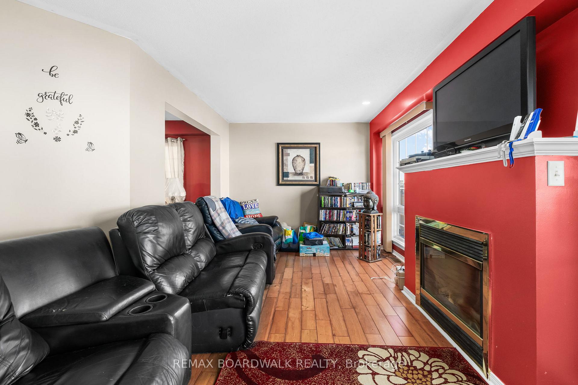 Photo 17 of 21 Kirkstone Private, Ottawa, Barrhaven - Stonebridge — HOMEH