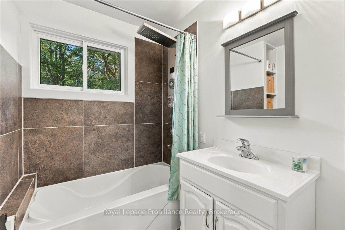 Photo 18 of 6647 Highway 37, Tweed, Hungerford (Twp) — HOMEH