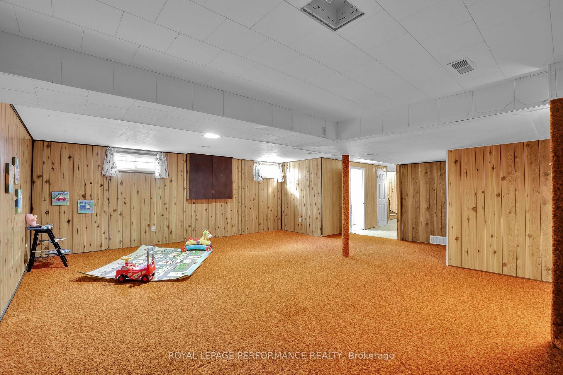 Photo 19 of 25 Thorncliff Place, Ottawa, Lynwood Village — HOMEH