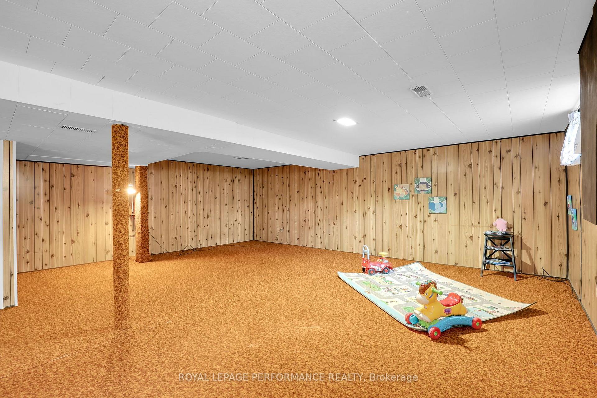 Photo 20 of 25 Thorncliff Place, Ottawa, Lynwood Village — HOMEH