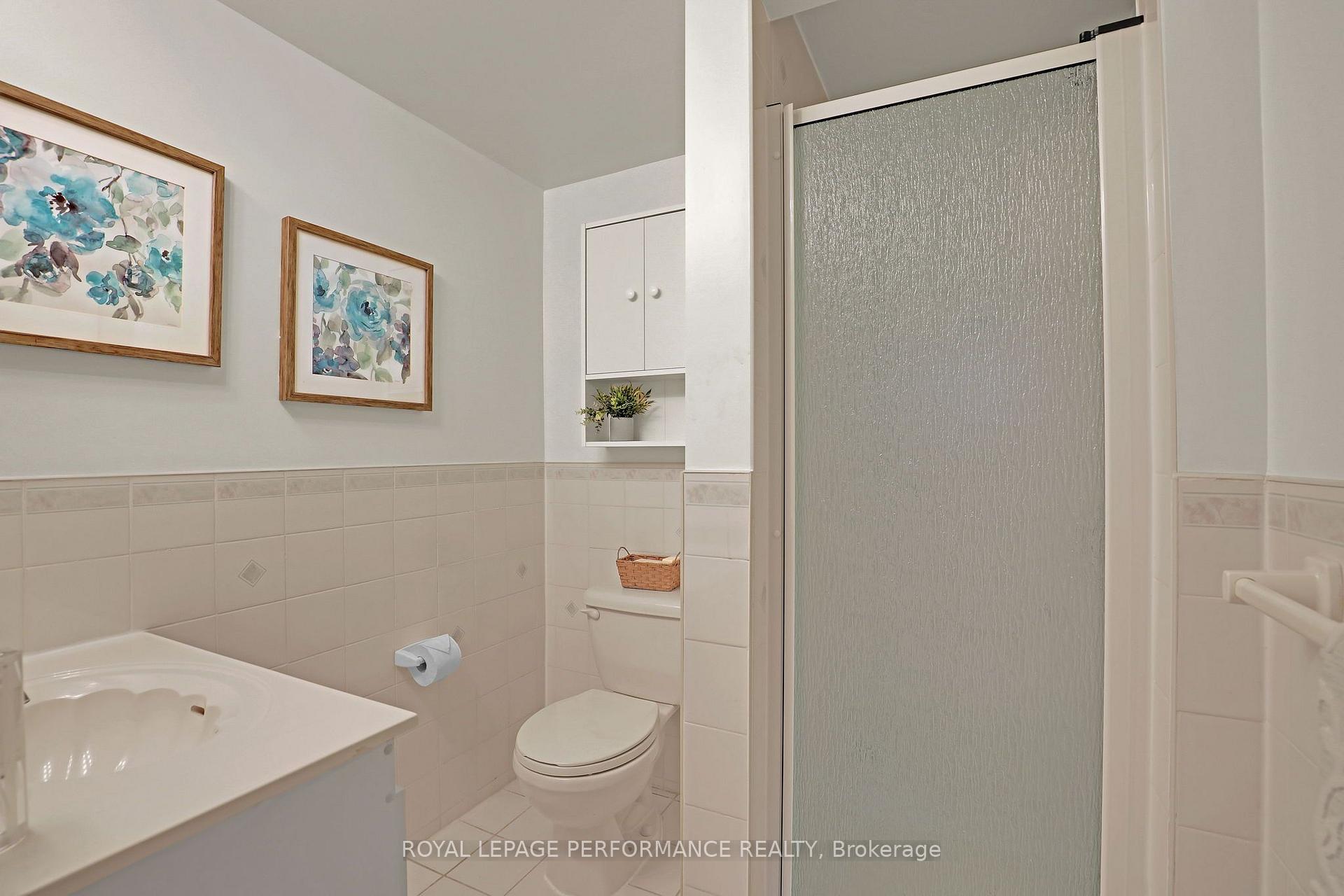 Photo 21 of 25 Thorncliff Place, Ottawa, Lynwood Village — HOMEH