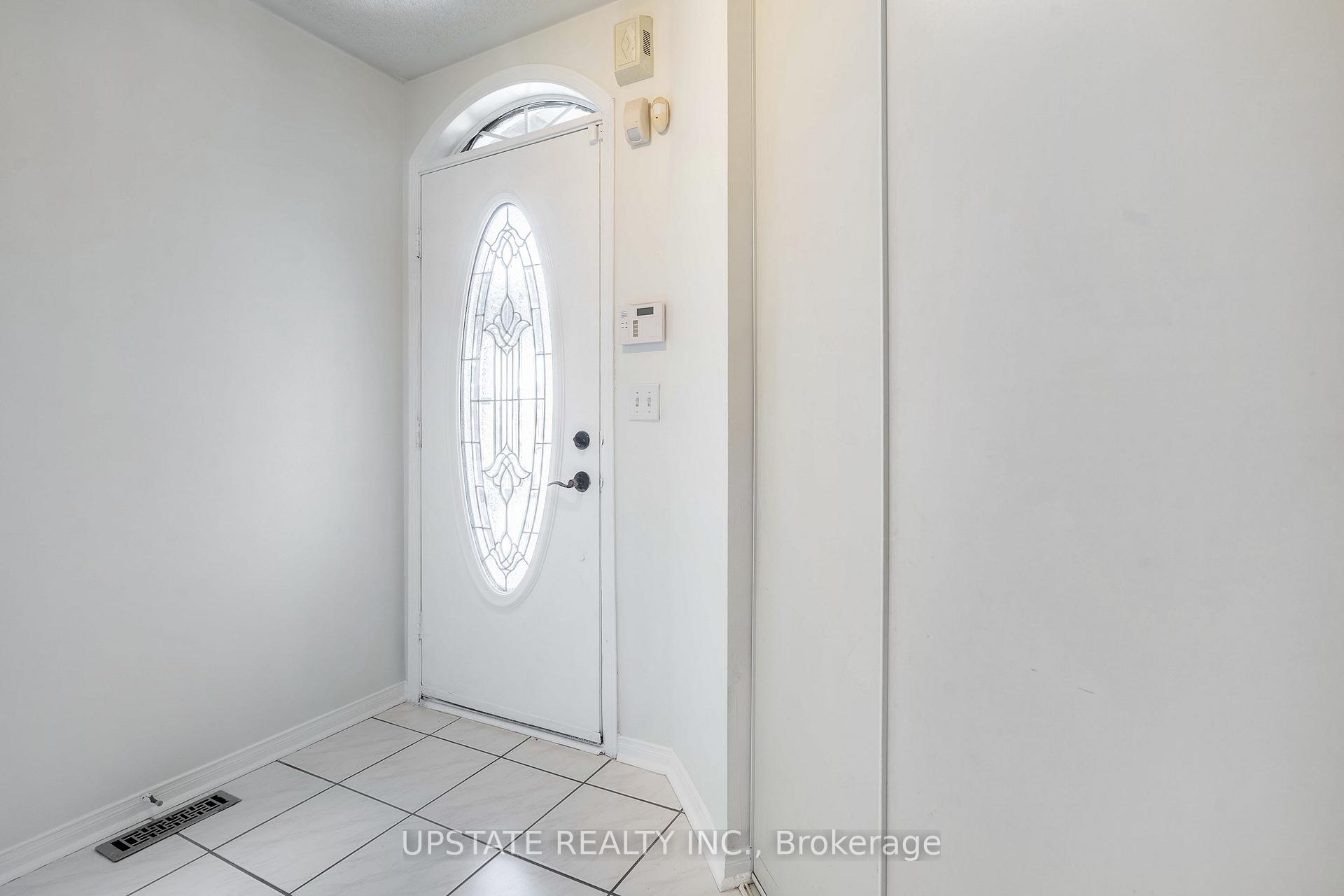 Photo 4 of 8548 Martin Grove Road, Vaughan, West Woodbridge — HOMEH