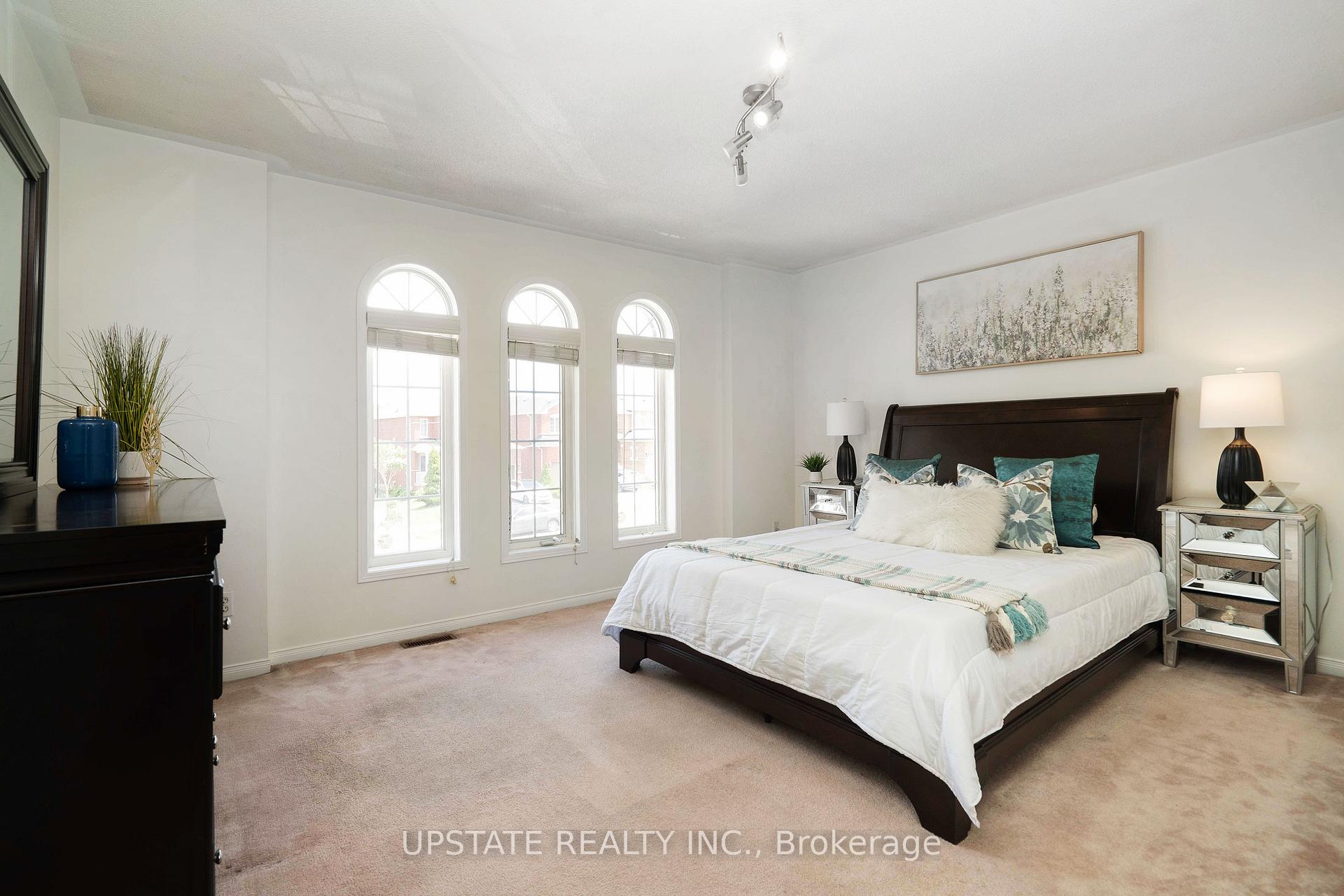 Photo 12 of 8548 Martin Grove Road, Vaughan, West Woodbridge — HOMEH