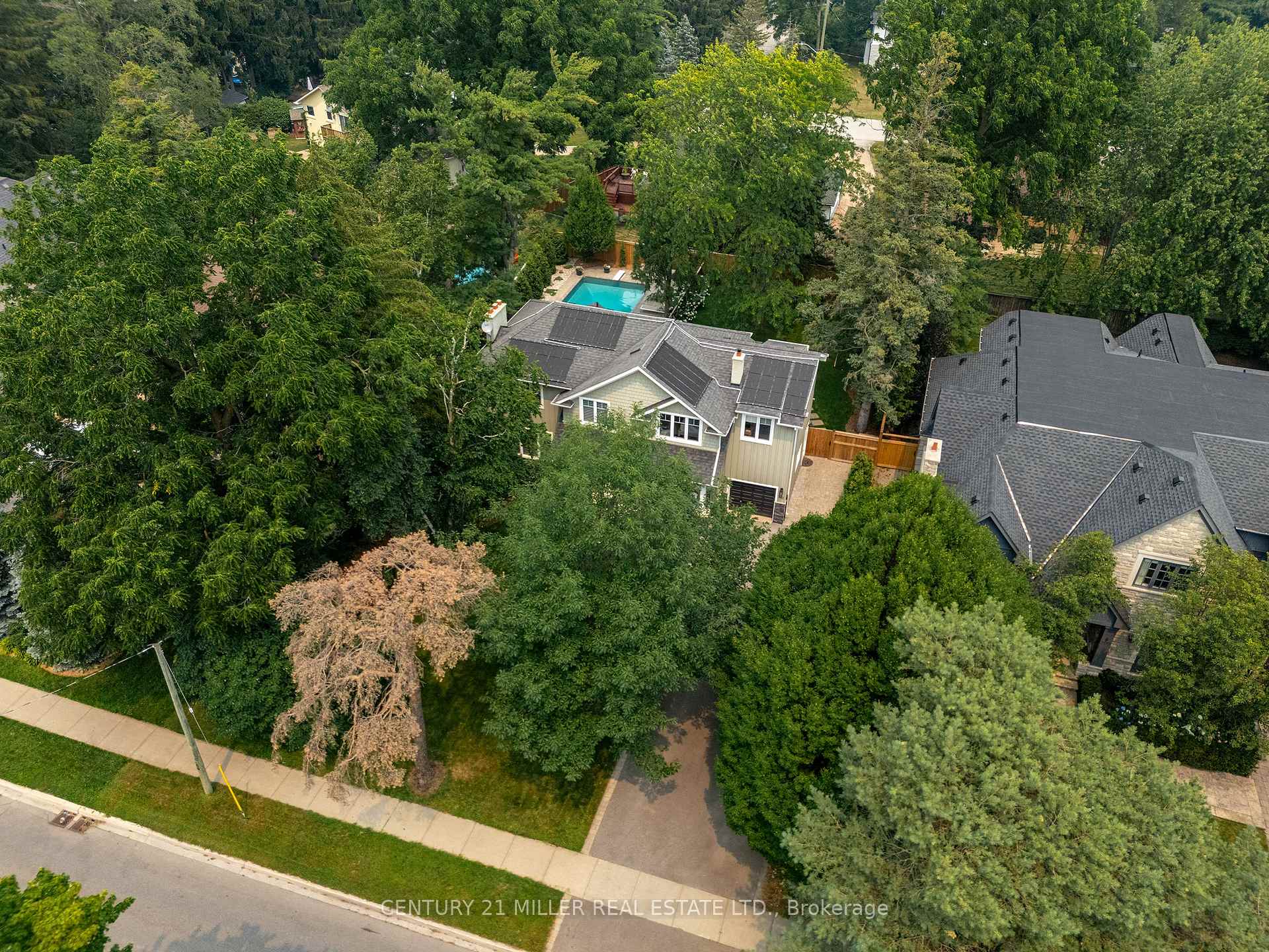 Photo 8 of 407 Maple Grove Drive, Oakville, Ford — HOMEH