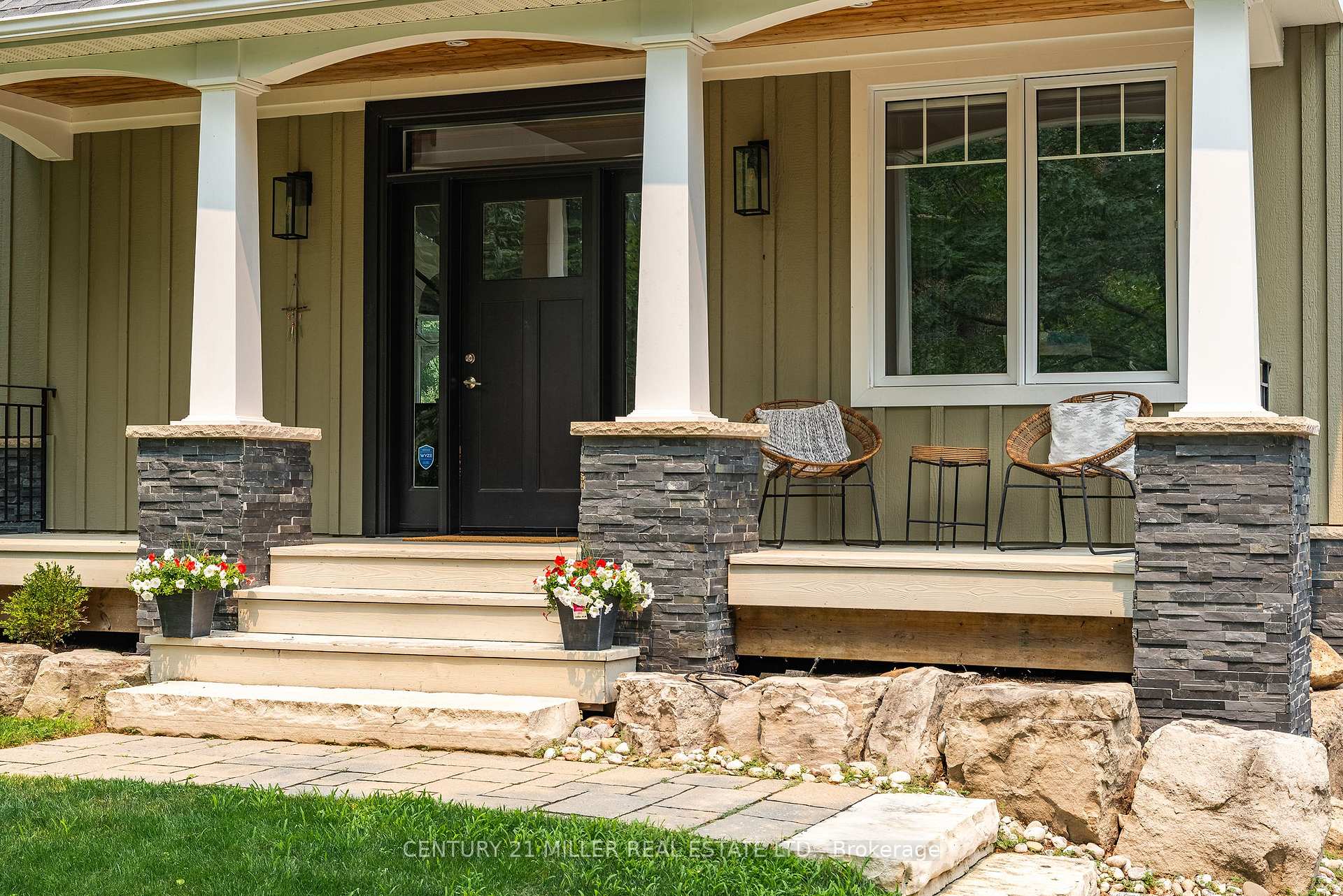 Photo 12 of 407 Maple Grove Drive, Oakville, Ford — HOMEH