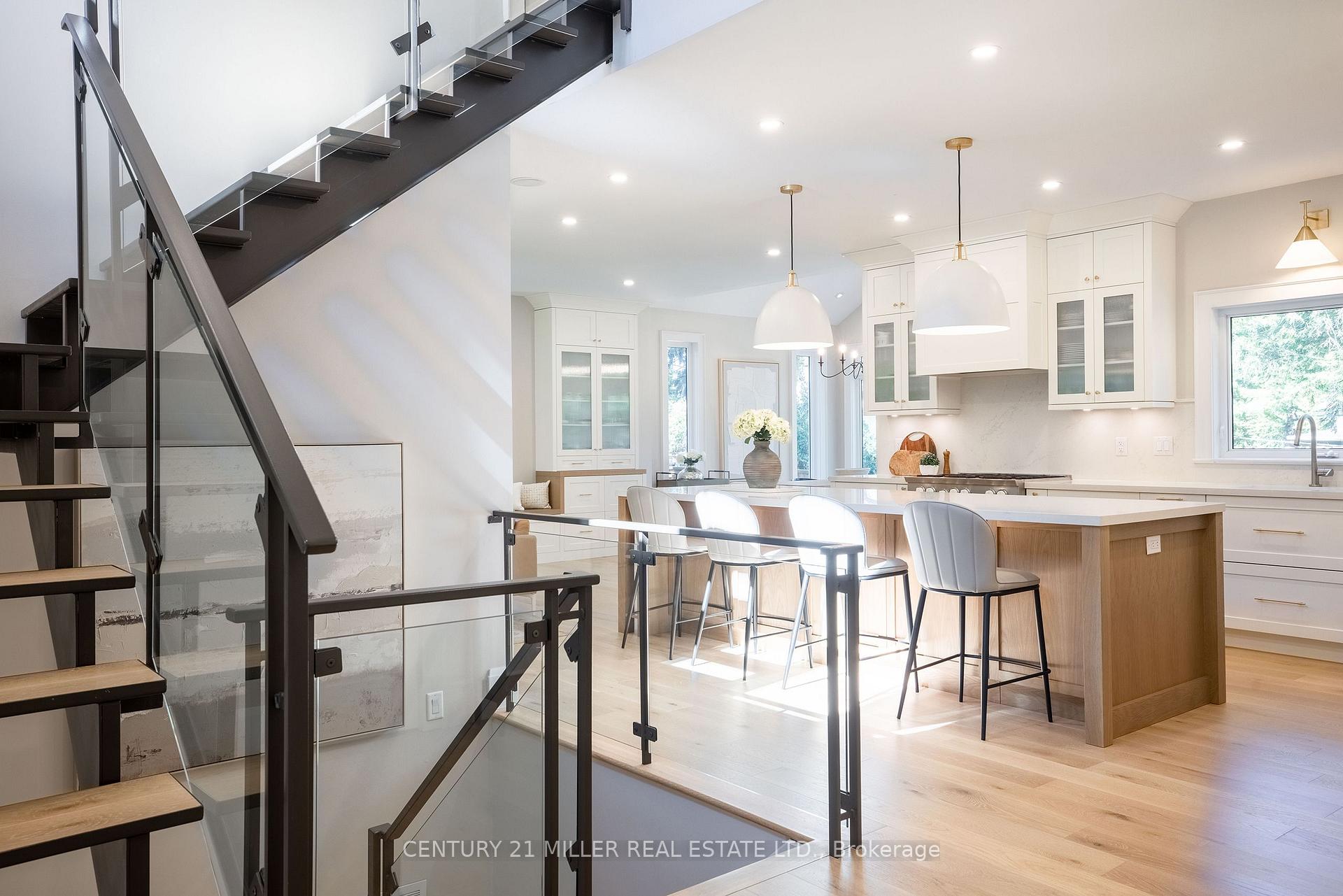 Photo 16 of 407 Maple Grove Drive, Oakville, Ford — HOMEH