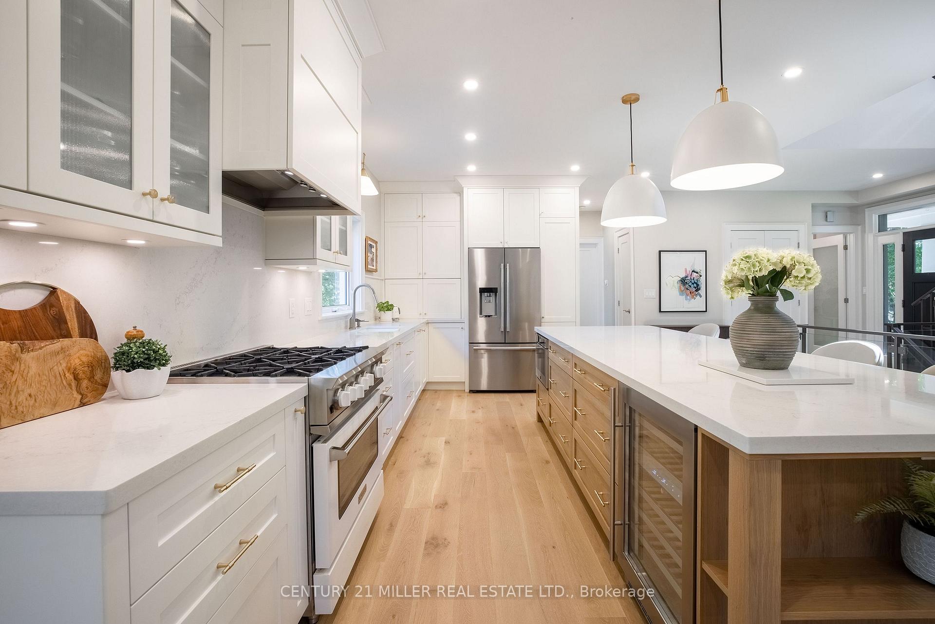 Photo 22 of 407 Maple Grove Drive, Oakville, Ford — HOMEH