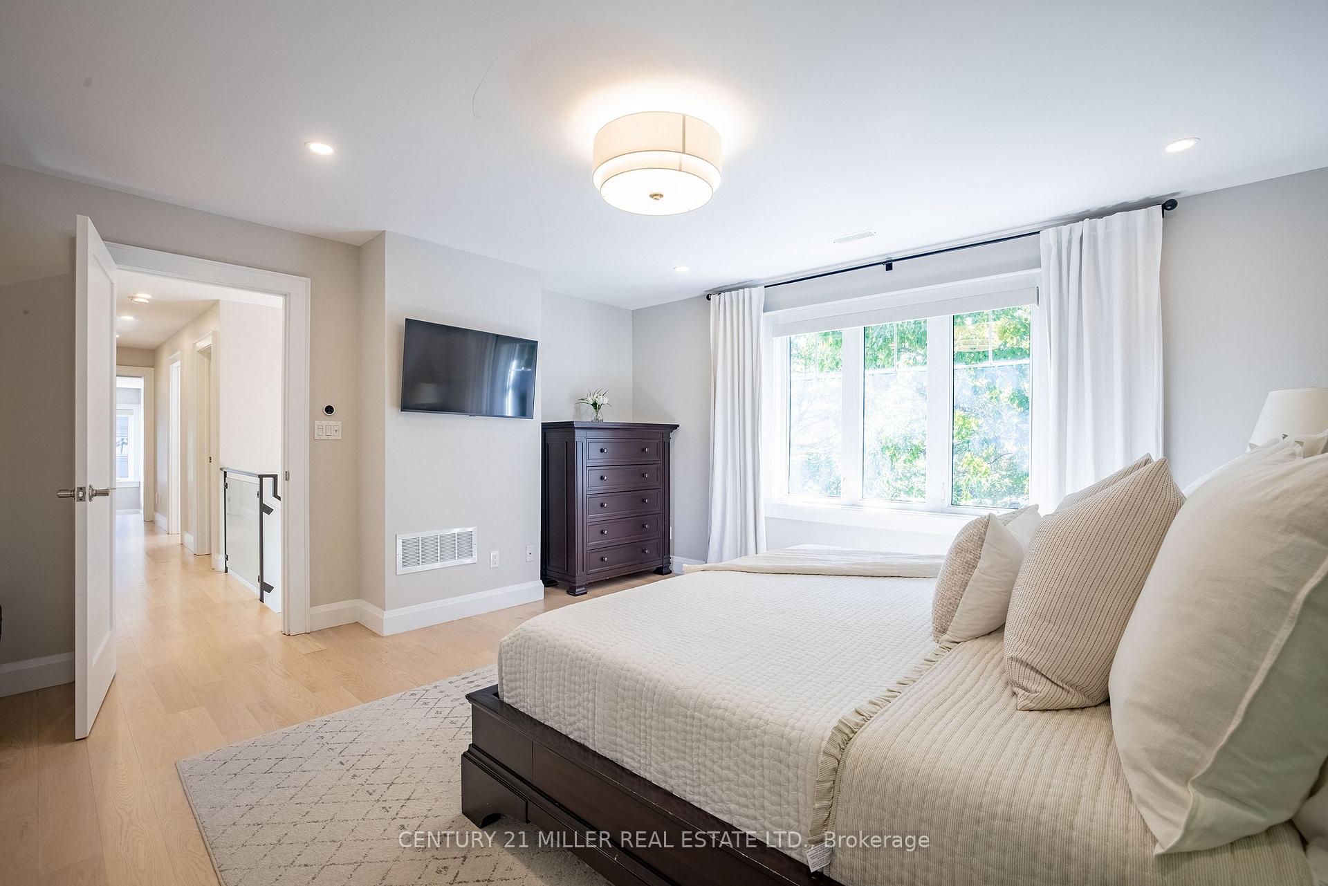 Photo 44 of 407 Maple Grove Drive, Oakville, Ford — HOMEH