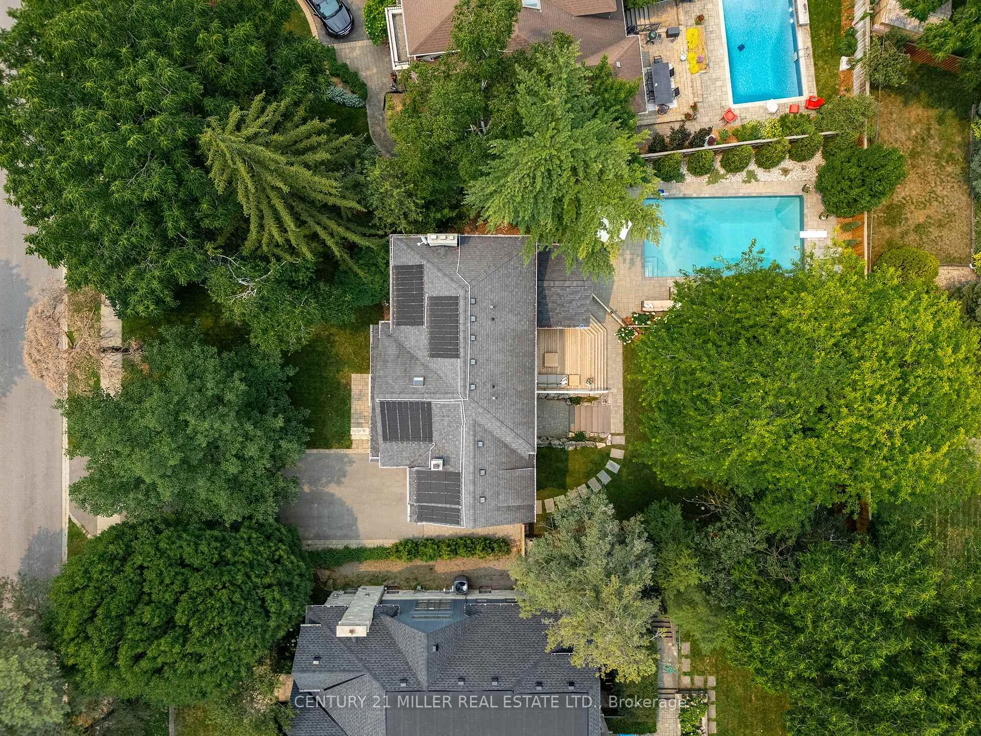 Photo 7 of 407 Maple Grove Drive, Oakville, Ford — HOMEH