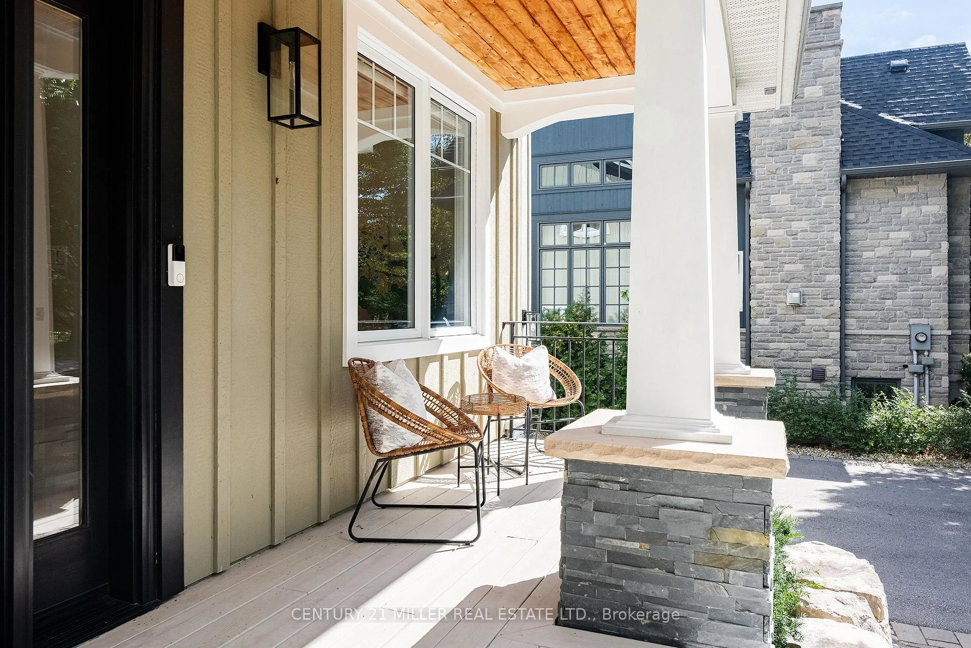 Photo 13 of 407 Maple Grove Drive, Oakville, Ford — HOMEH