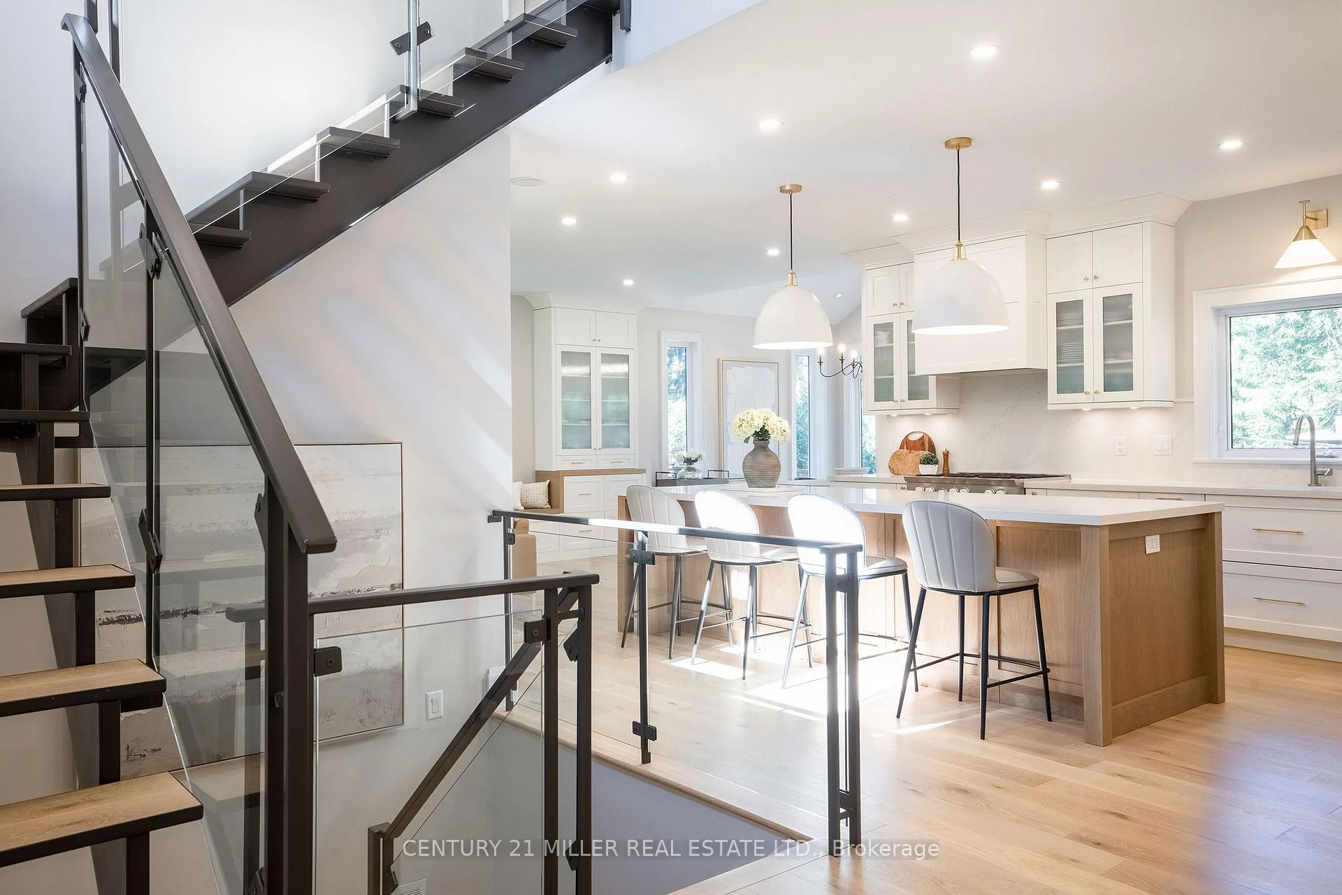 Photo 17 of 407 Maple Grove Drive, Oakville, Ford — HOMEH