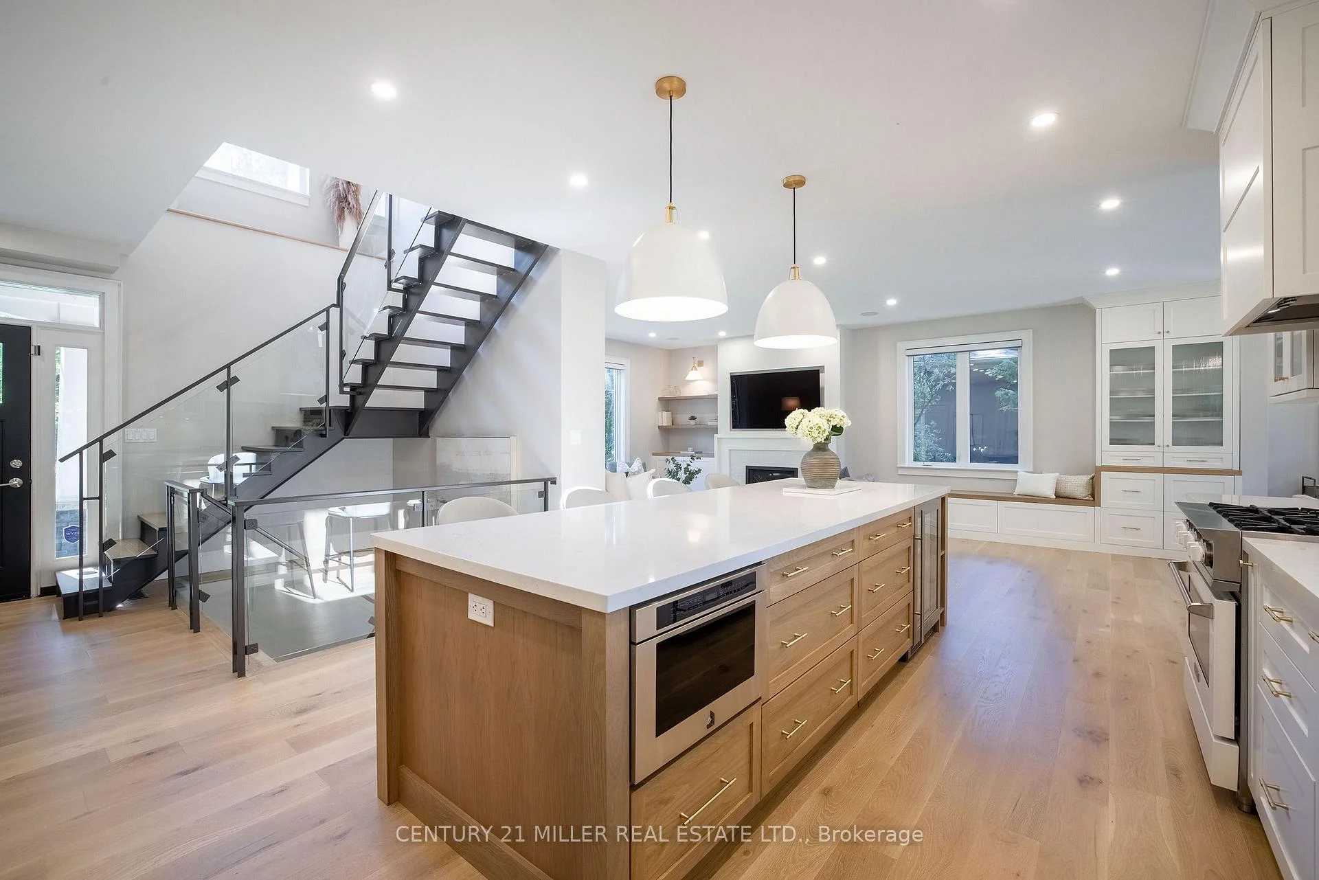Photo 25 of 407 Maple Grove Drive, Oakville, Ford — HOMEH