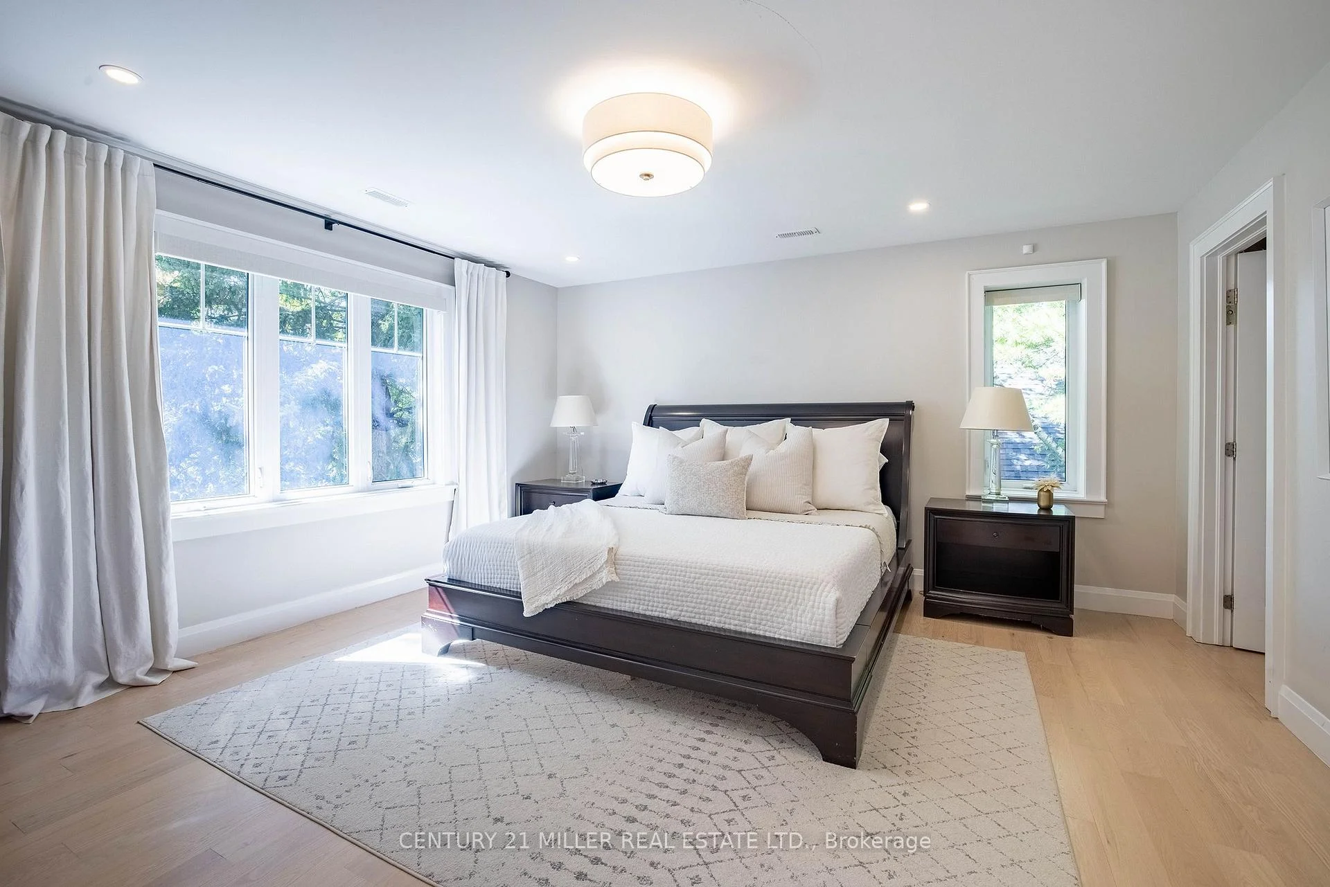 Photo 43 of 407 Maple Grove Drive, Oakville, Ford — HOMEH
