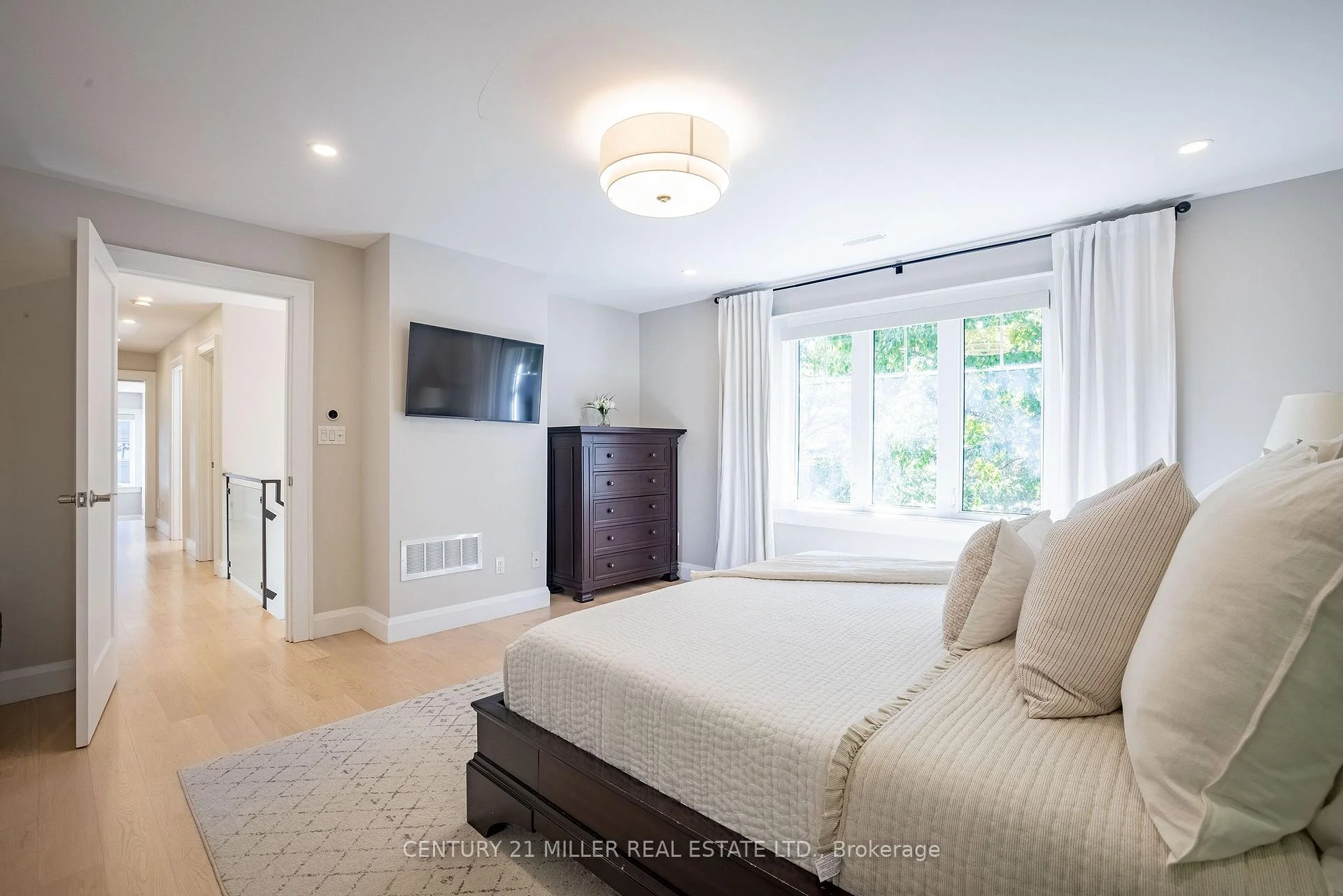 Photo 45 of 407 Maple Grove Drive, Oakville, Ford — HOMEH
