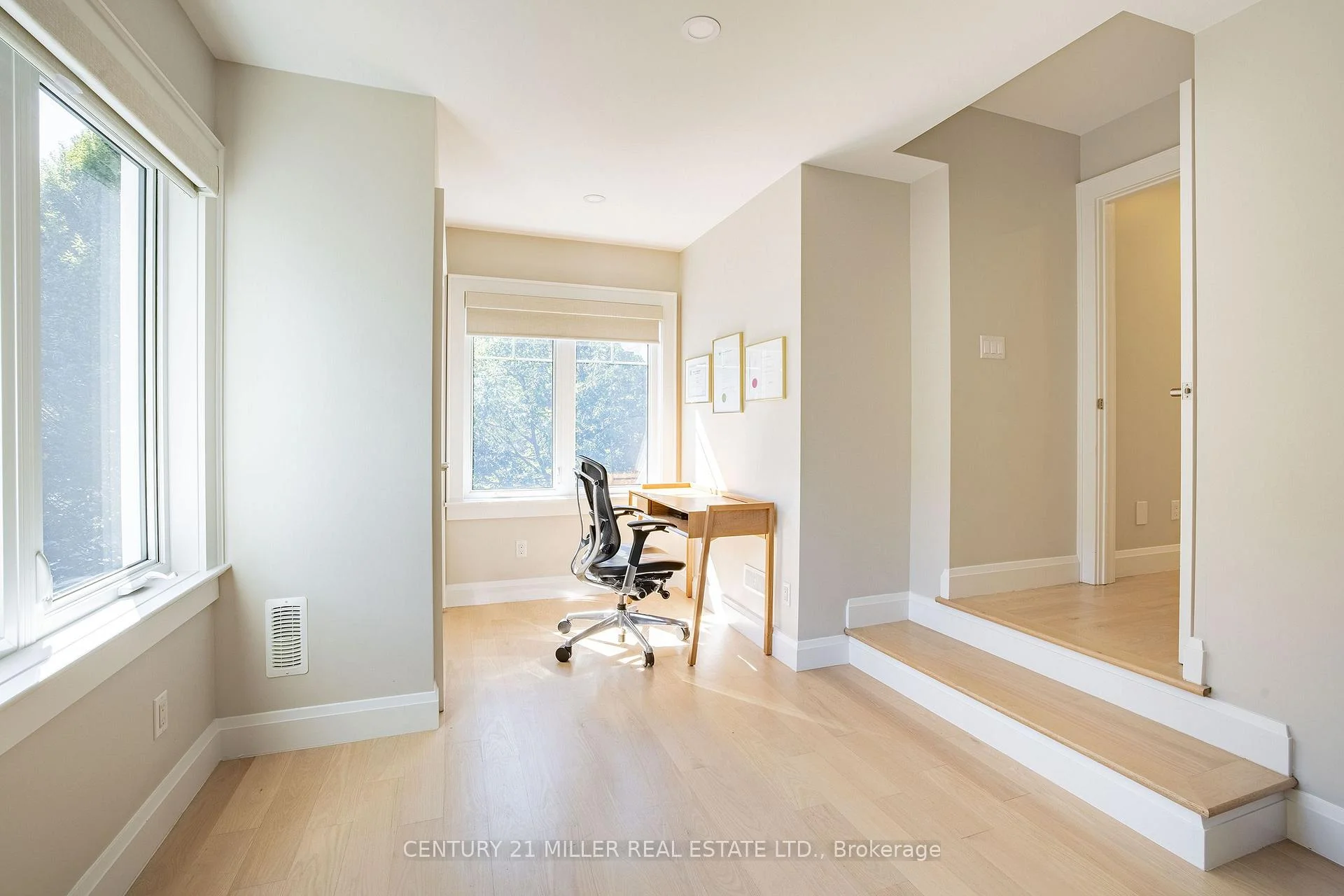 Photo 57 of 407 Maple Grove Drive, Oakville, Ford — HOMEH