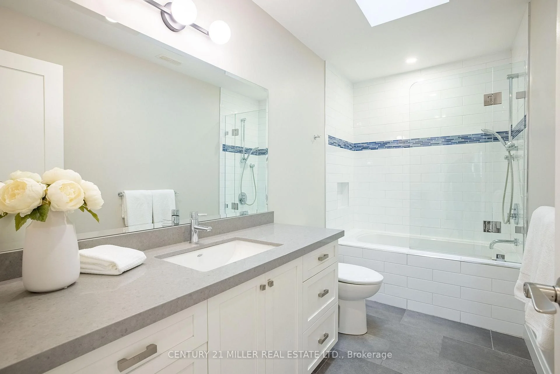 Photo 59 of 407 Maple Grove Drive, Oakville, Ford — HOMEH
