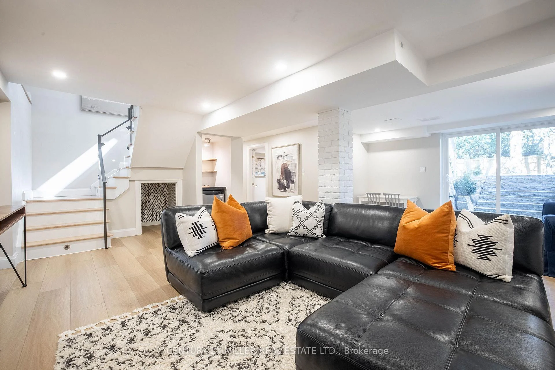 Photo 63 of 407 Maple Grove Drive, Oakville, Ford — HOMEH