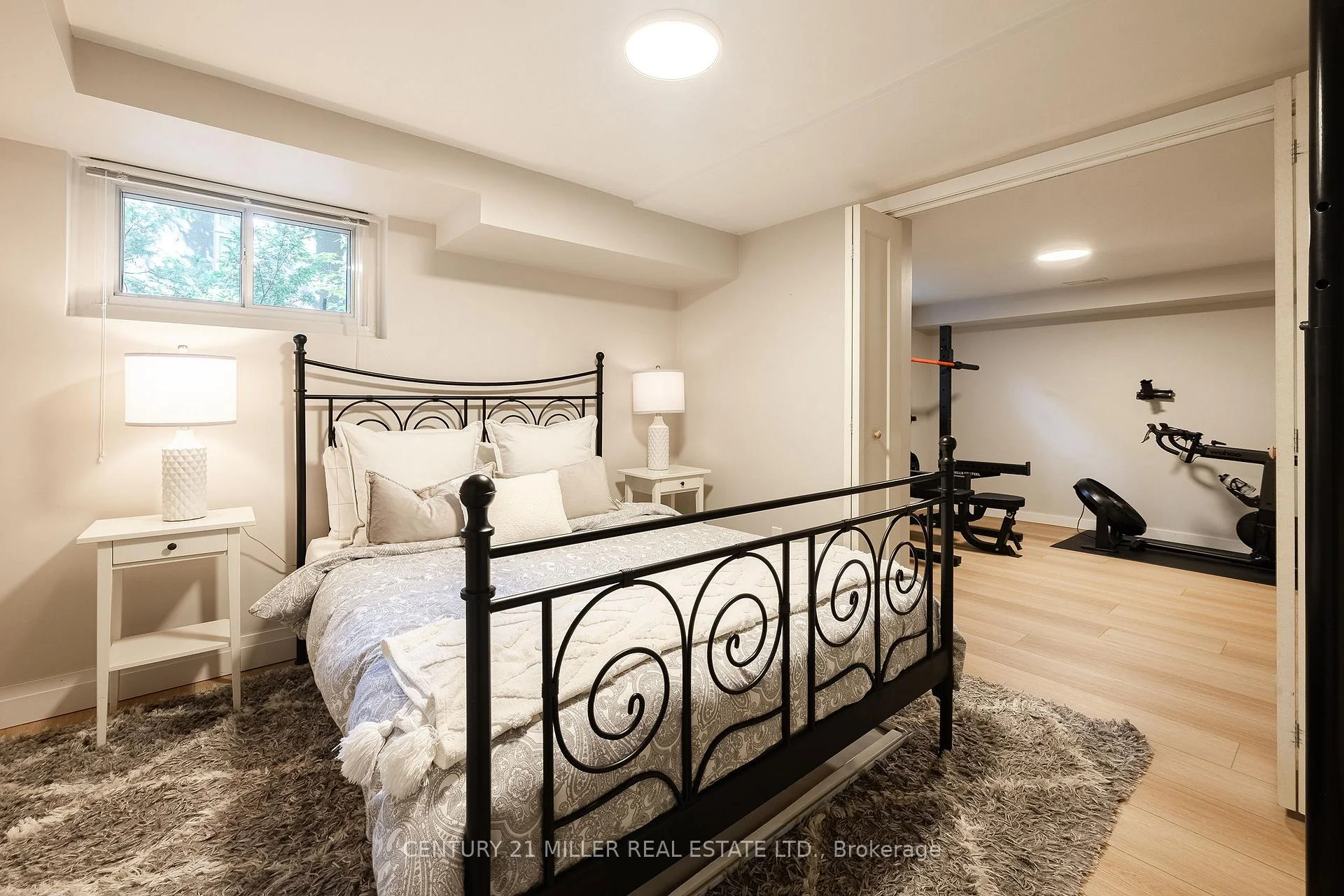 Photo 67 of 407 Maple Grove Drive, Oakville, Ford — HOMEH