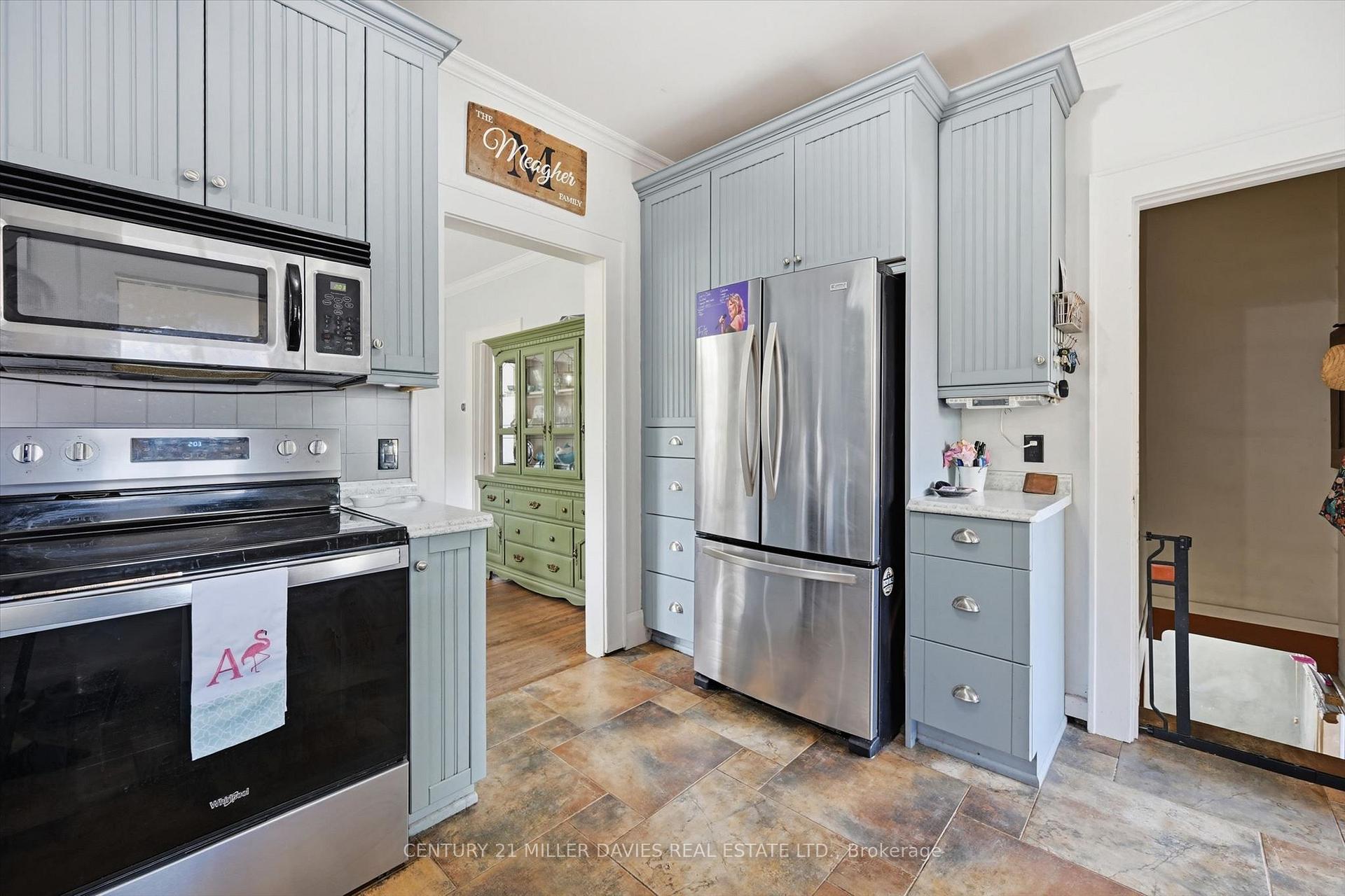 Photo 17 of 392 Queenston Street, St. Catharines, Secord Woods — HOMEH