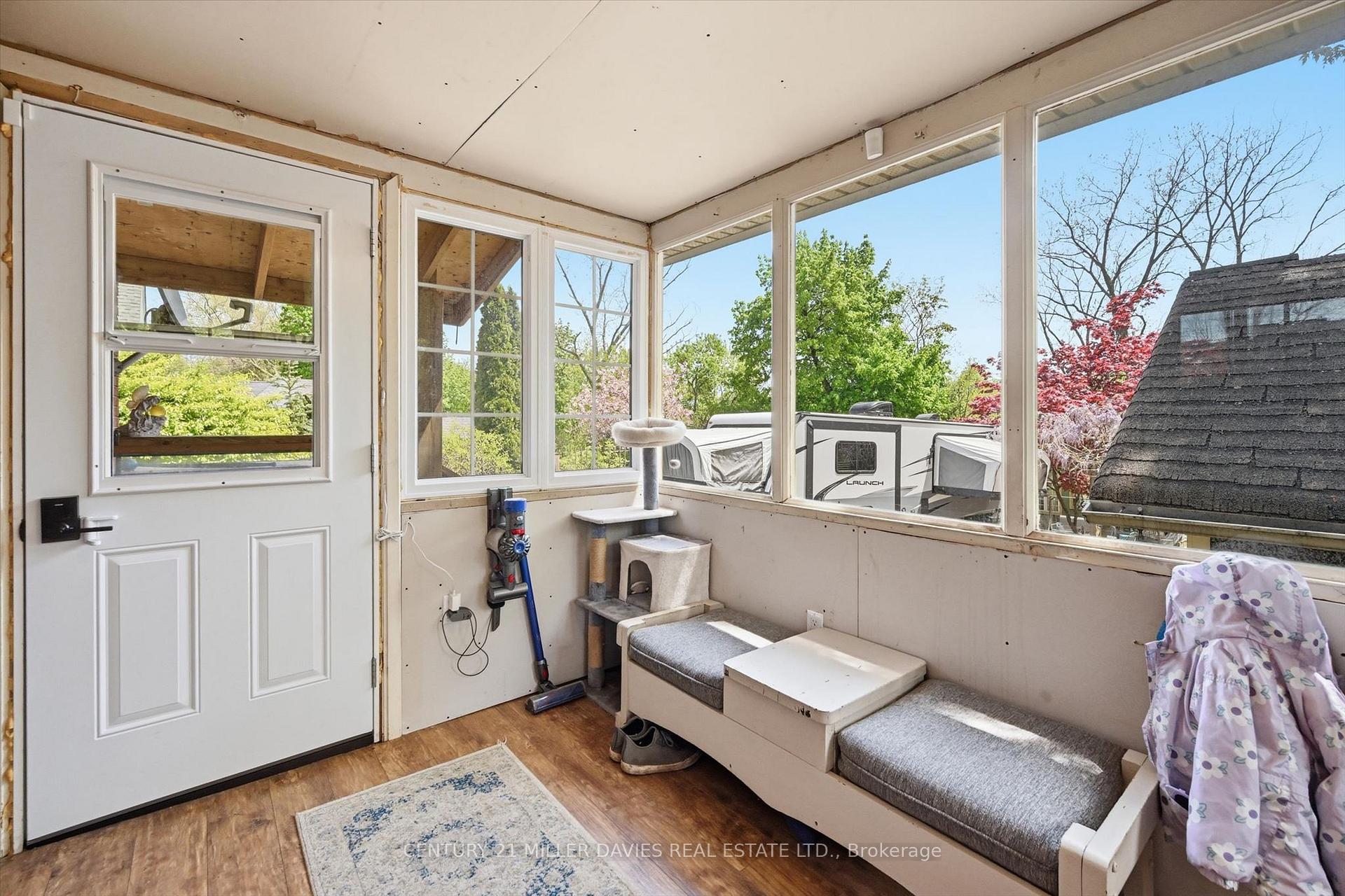 Photo 19 of 392 Queenston Street, St. Catharines, Secord Woods — HOMEH