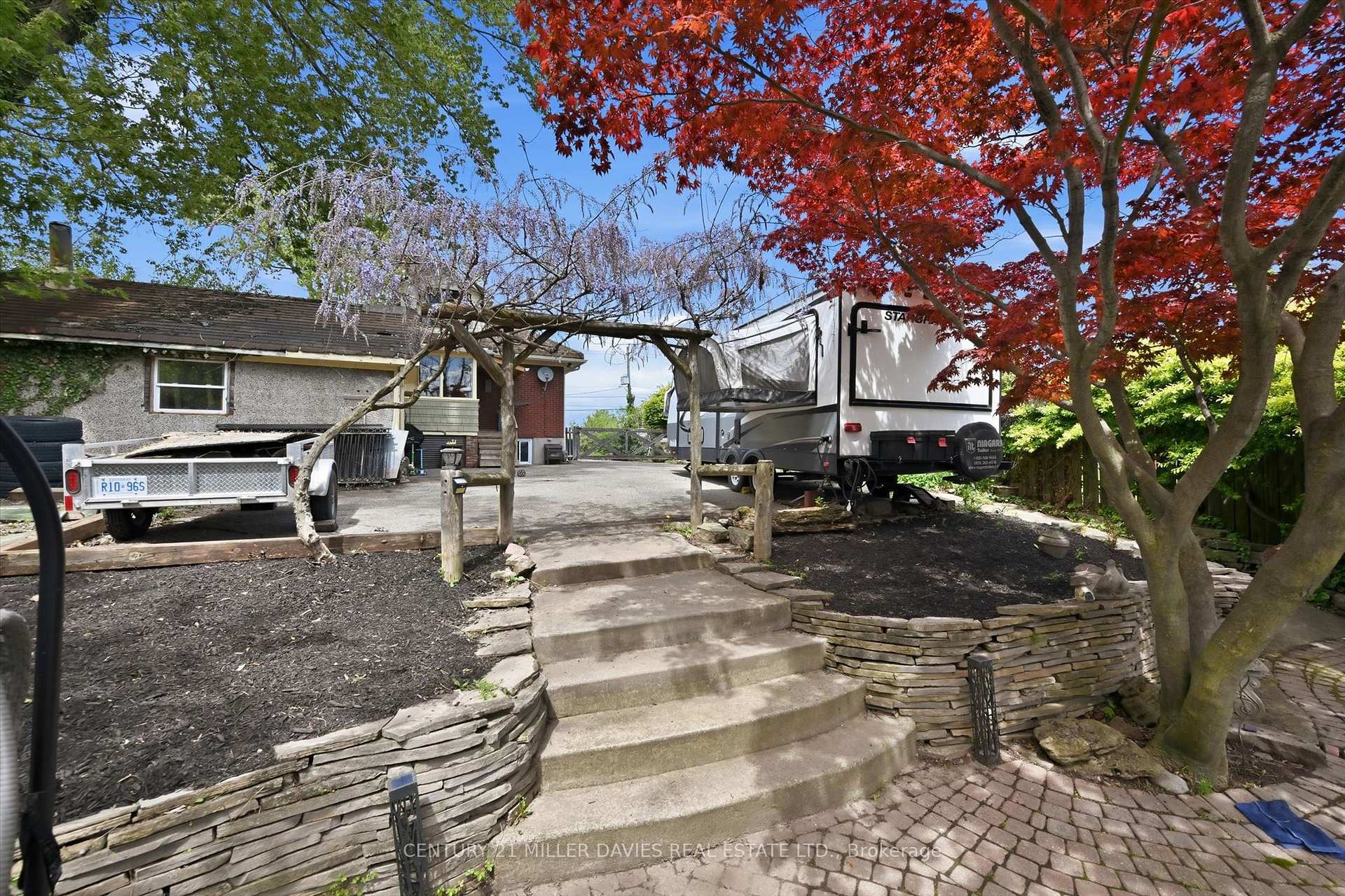 Photo 29 of 392 Queenston Street, St. Catharines, Secord Woods — HOMEH