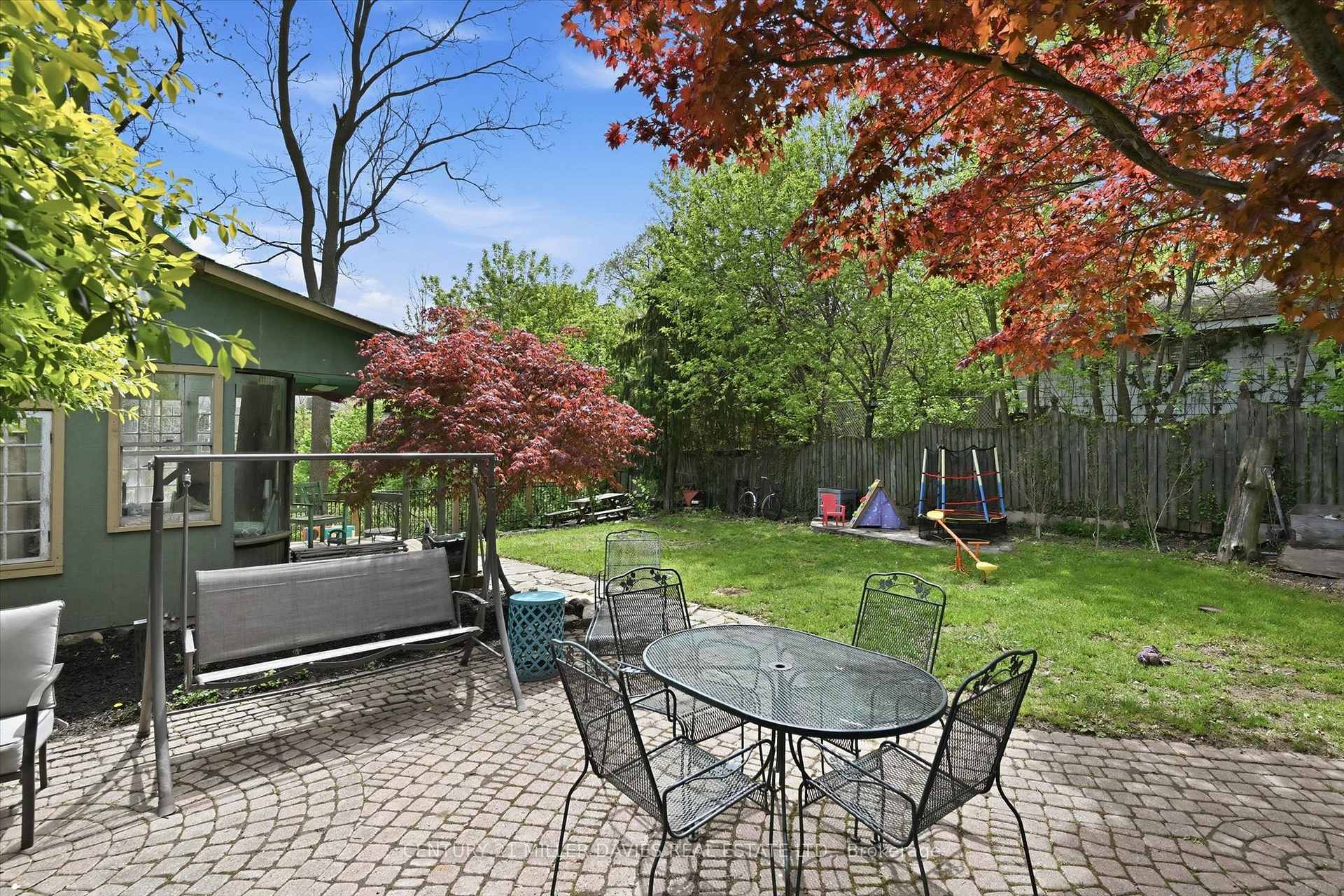 Photo 31 of 392 Queenston Street, St. Catharines, Secord Woods — HOMEH