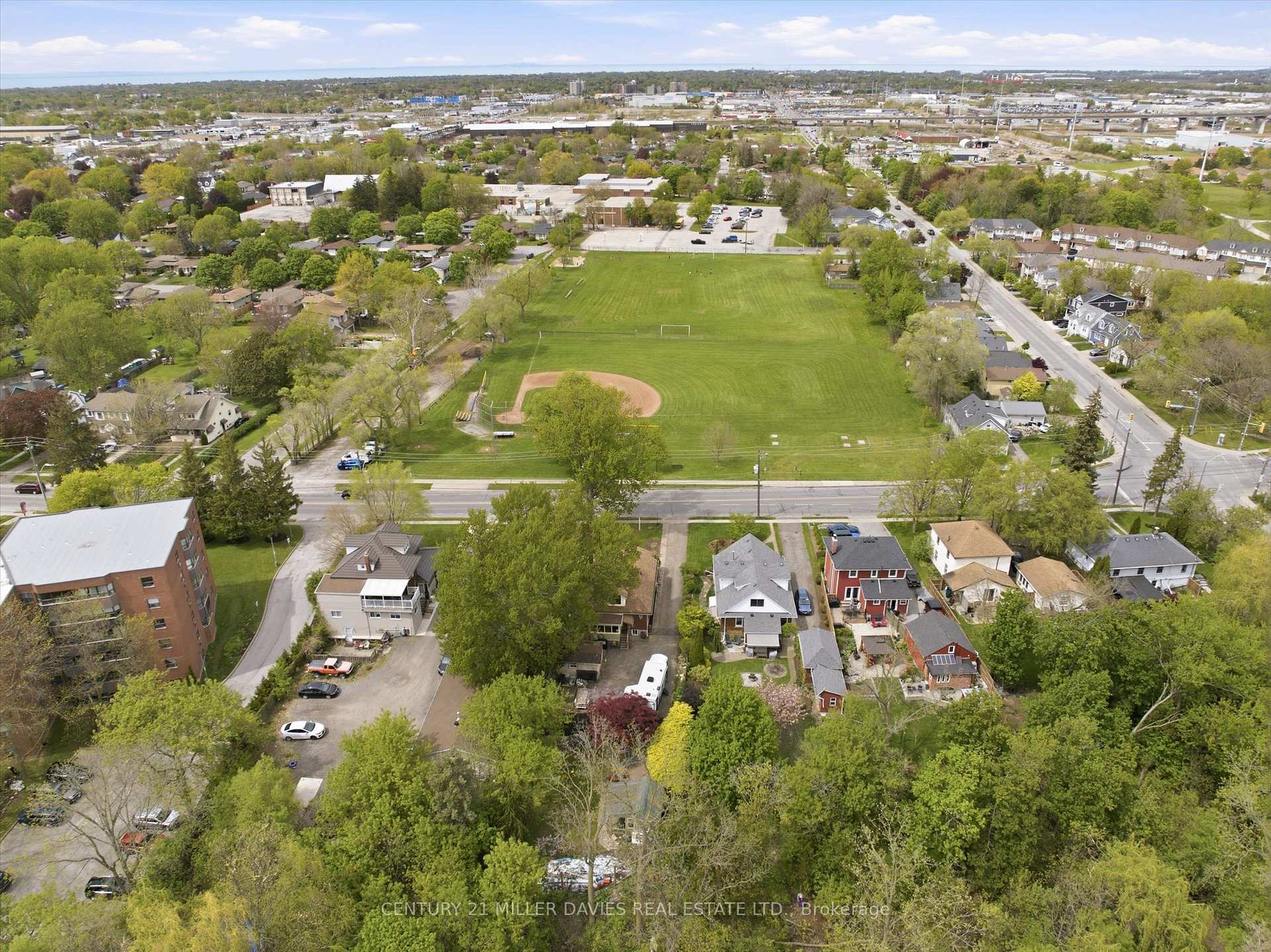 Photo 36 of 392 Queenston Street, St. Catharines, Secord Woods — HOMEH
