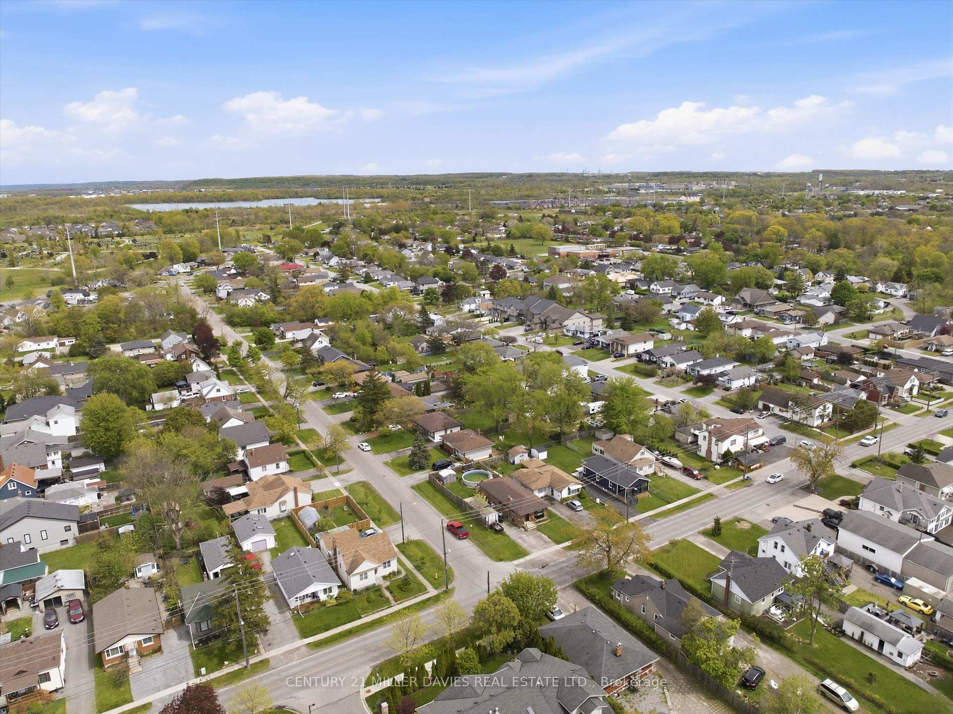 Photo 38 of 392 Queenston Street, St. Catharines, Secord Woods — HOMEH