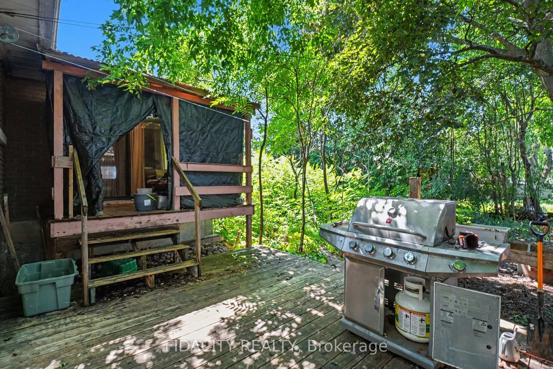 Photo 7 of 6 Malcolm Place, Ottawa, Meadowlands/Crestview — HOMEH
