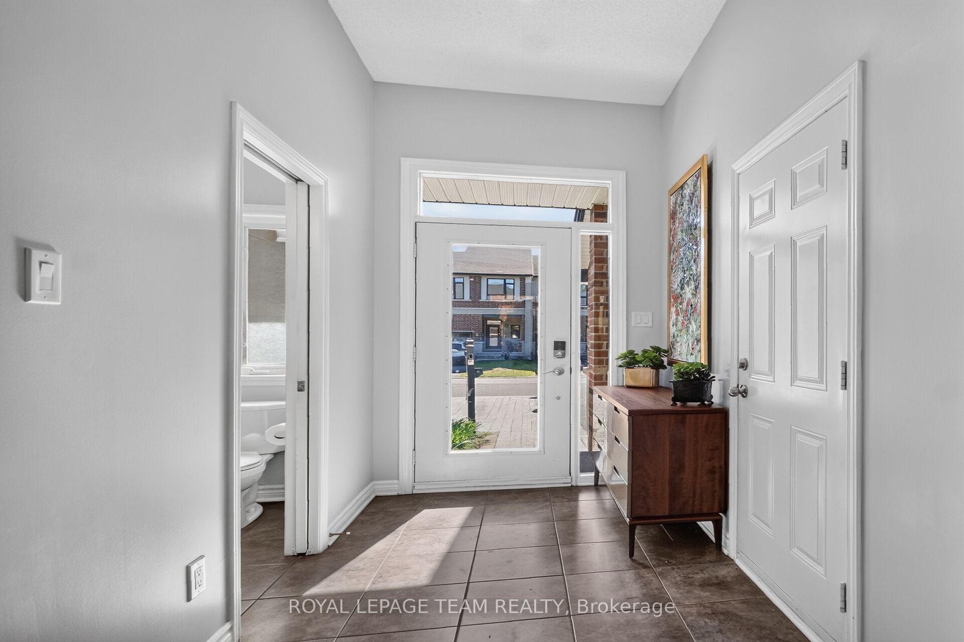 Photo 10 of 152 Mattingly Way, Ottawa, Riverside South/Gloucester Glen — HOMEH