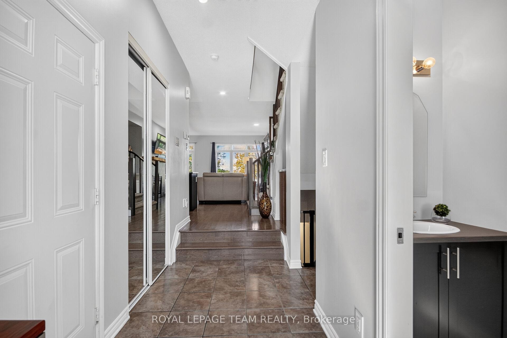 Photo 16 of 152 Mattingly Way, Ottawa, Riverside South/Gloucester Glen — HOMEH