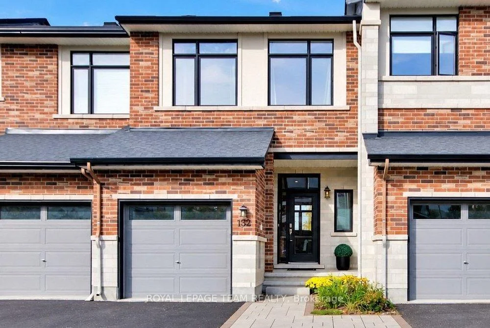 Photo 1 of 152 Mattingly Way, Ottawa, Riverside South/Gloucester Glen — HOMEH