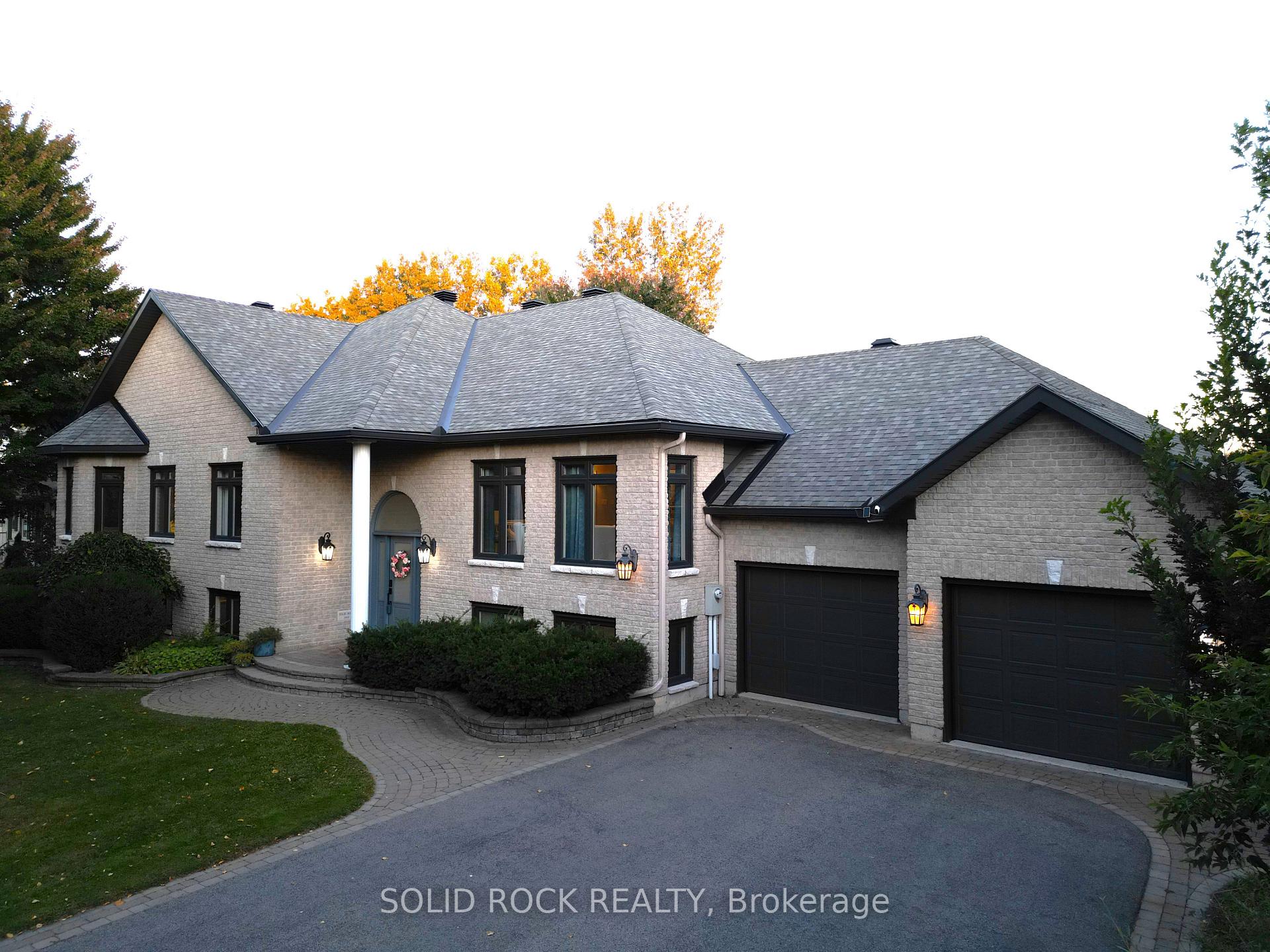 Photo 2 of 7040 Donwel Drive, Ottawa, Greely — HOMEH