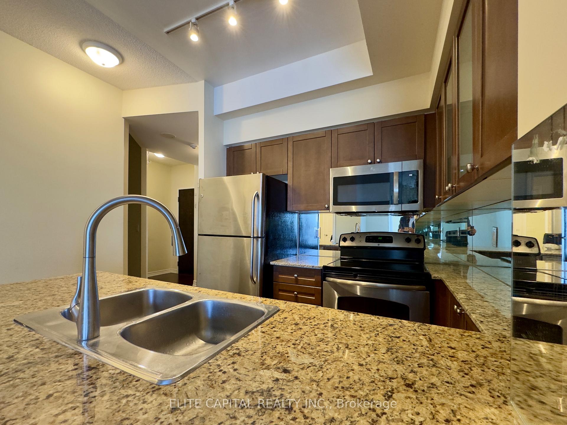 Front of Unit 3502, 761 Bay Street