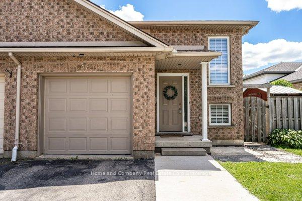 Photo 2 of 127 Walsh Crescent, Stratford — HOMEH