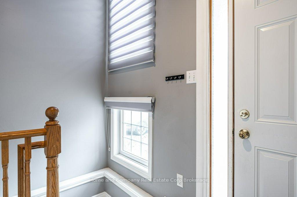 Photo 6 of 127 Walsh Crescent, Stratford — HOMEH