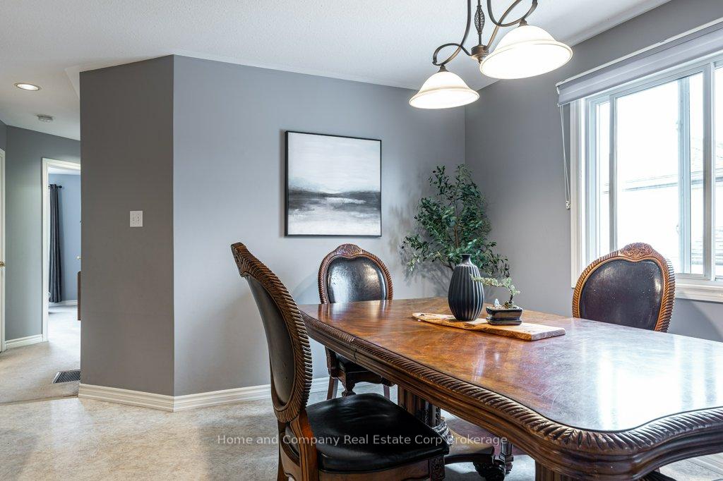 Photo 7 of 127 Walsh Crescent, Stratford — HOMEH
