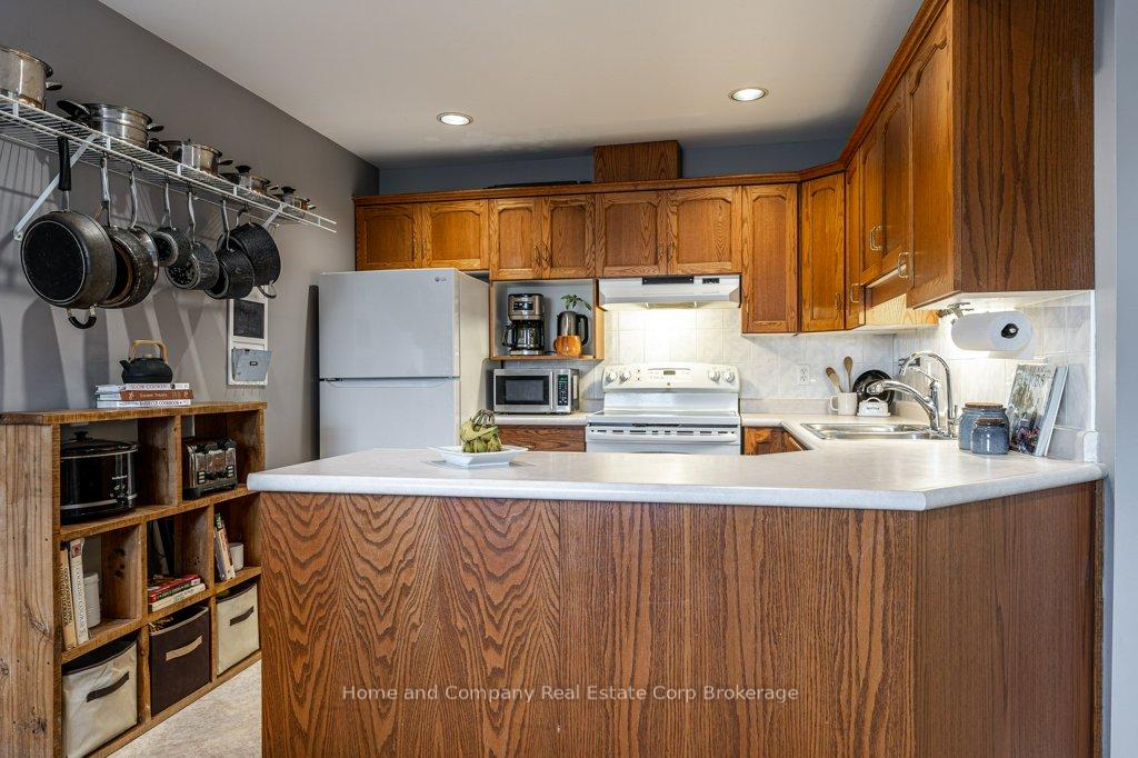 Photo 9 of 127 Walsh Crescent, Stratford — HOMEH