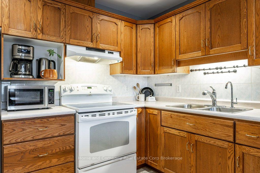 Photo 13 of 127 Walsh Crescent, Stratford — HOMEH