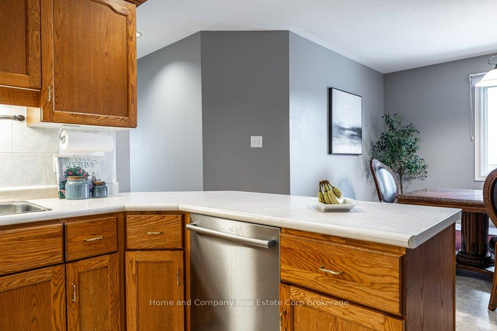Photo 14 of 127 Walsh Crescent, Stratford — HOMEH