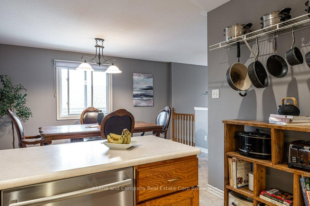 Photo 15 of 127 Walsh Crescent, Stratford — HOMEH